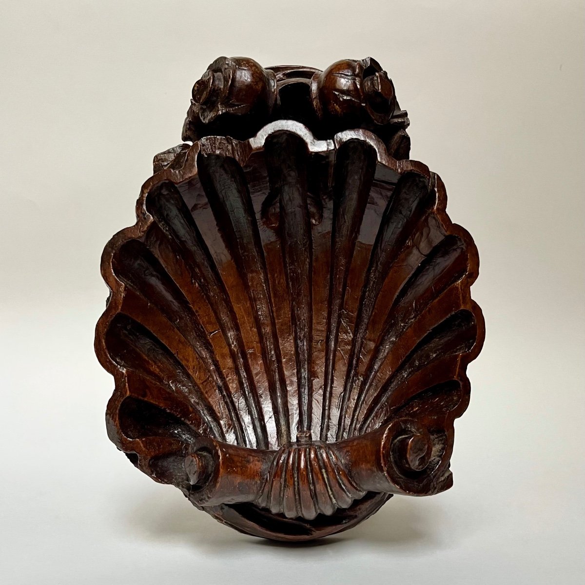 Carved Wooden Shell - Italy, 17th - 18th Century -photo-8