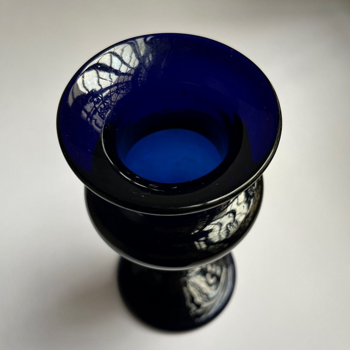 Vase en verre soufflé teinté bleu cobalt XVIIIe siècle de la fabrique Boyer à Bordeaux 18e-photo-3