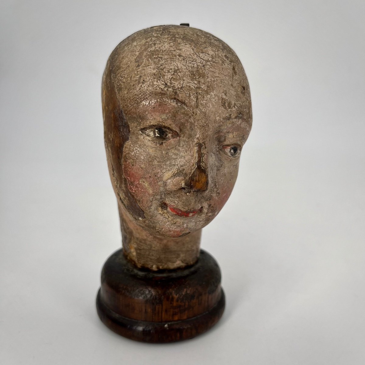 Tête sculptée, visage féminin en bois polychrome XIXe siècle sculpture art populaire 19e-photo-2