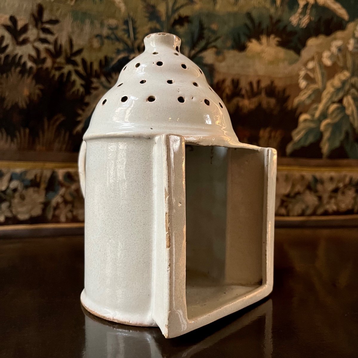 Lanterne &agrave; main en fa&iuml;ence blanche XIXe si&egrave;cle veilleuse bougeoir art populaire 19e -photo-3
