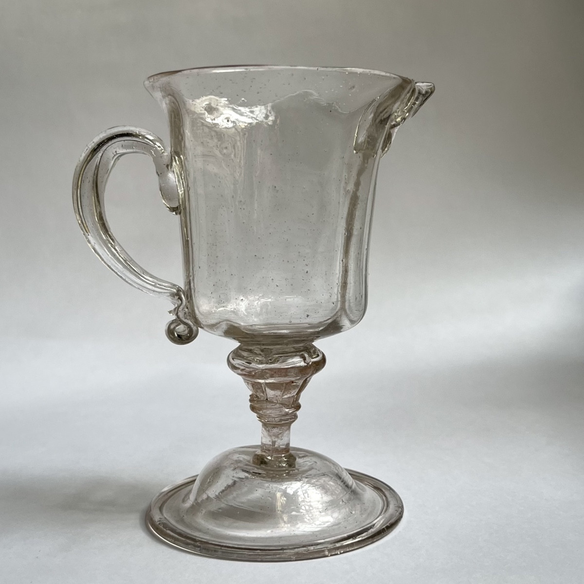 Aiguière casque en verre soufflé du début du XVIIIe siècle hanap 18e-photo-7