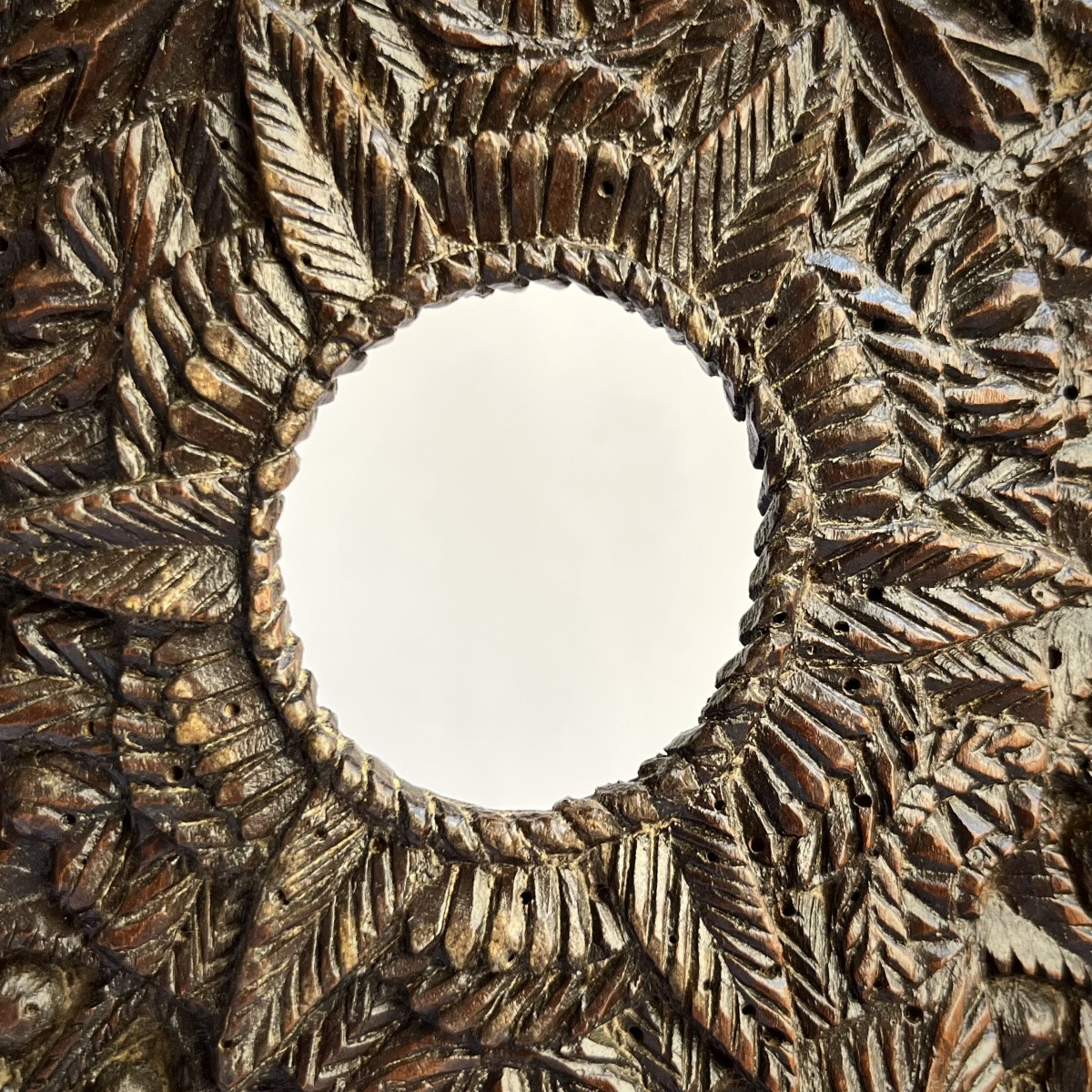 Porte montre décoré d'une couronne et de fruits en bois sculpté art populaire XVIIIe siècle 18e-photo-1