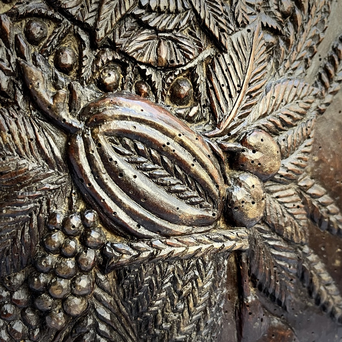 Porte montre décoré d'une couronne et de fruits en bois sculpté art populaire XVIIIe siècle 18e-photo-2