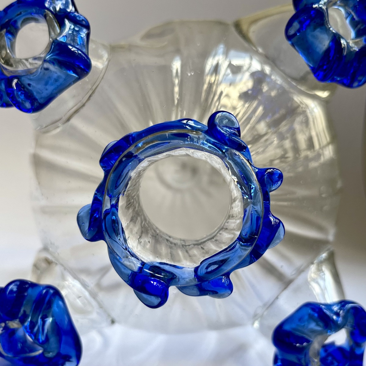 Bouquetière en verre soufflé teinté bleu XVIIIe siècle pique-fleurs vase 18e -photo-6