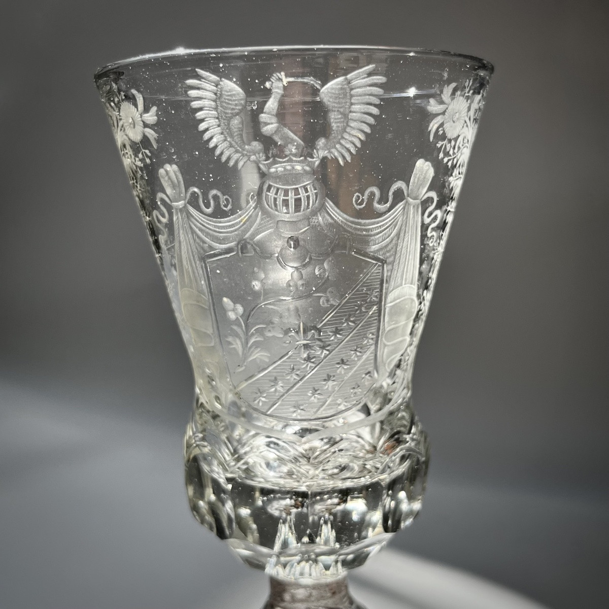 Large Cut Glass With Engraved Decoration Of Coat Of Arms And Fleur-de-lis Bohemia - Silesia, 18th Century-photo-7