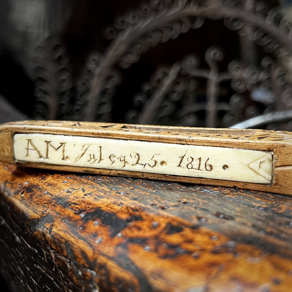 Wedding Affiquet Dated 1816 In Monoxyl Wood And Bone - England 19th Century Folk Art 19th
