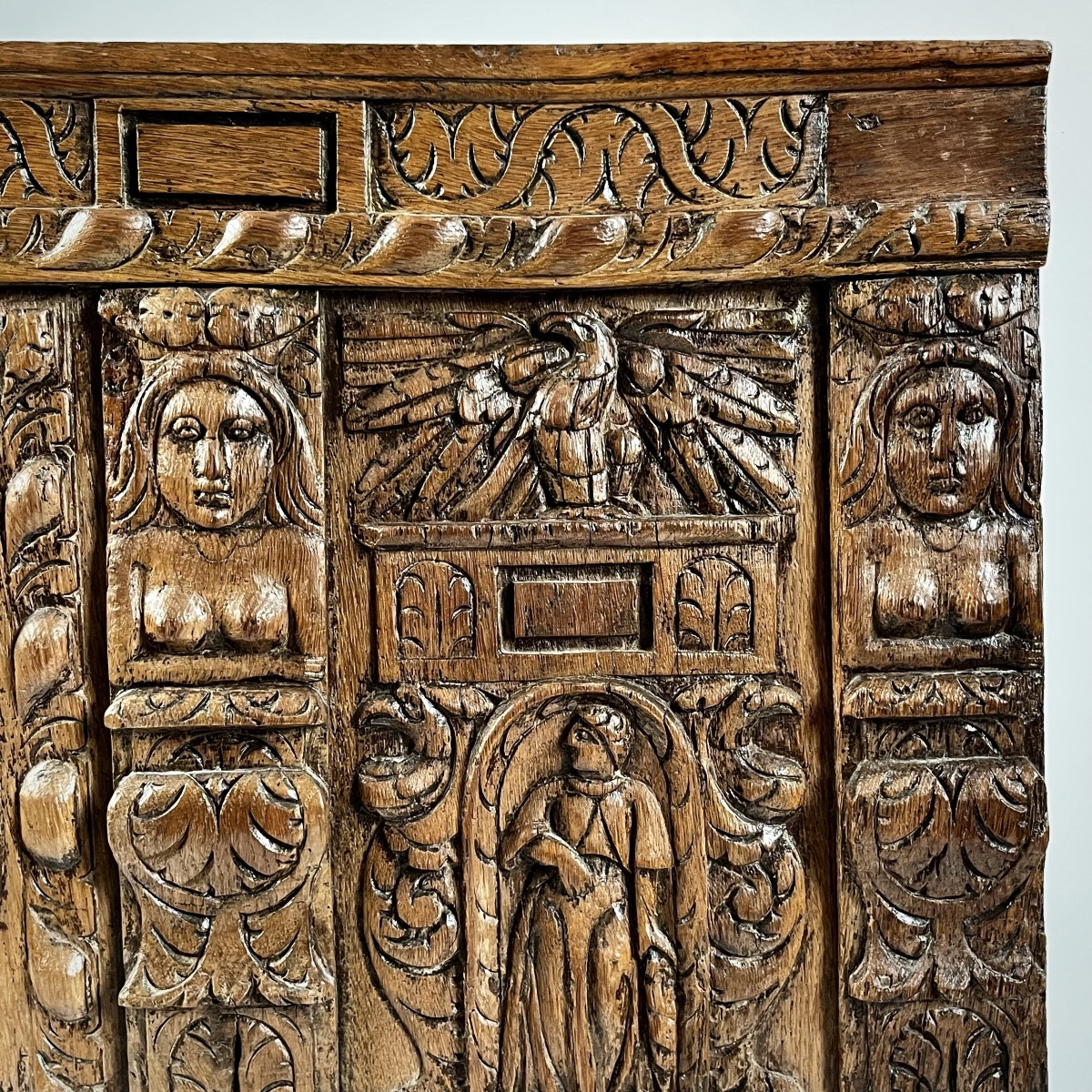 Façade de coffre en bois sculpté - Flandres, début du XVIIe siècle Haute Époque boiserie 17e-photo-2