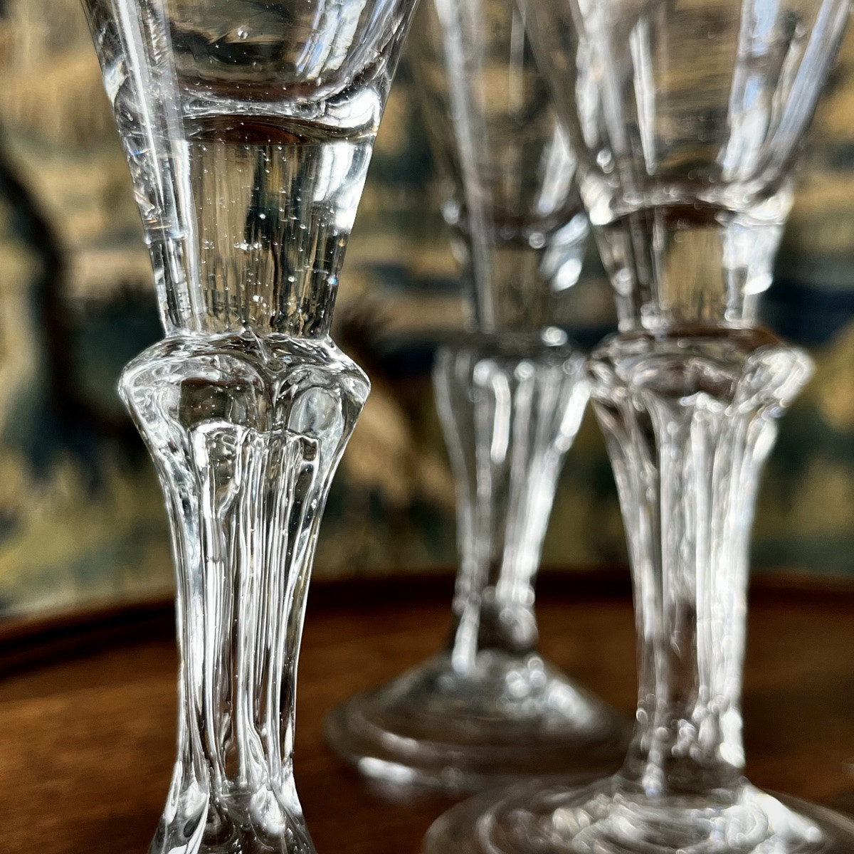 Six verres à jambe hexagonale du XVIIIe siècle en verre soufflé 18e -photo-4