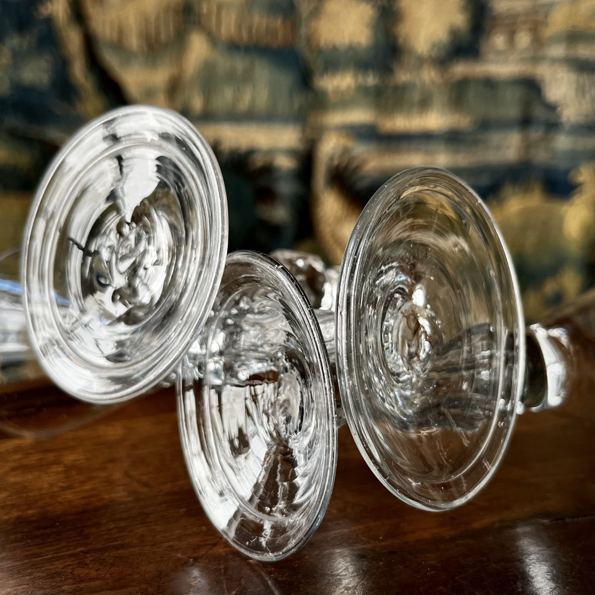 Six verres à jambe hexagonale du XVIIIe siècle en verre soufflé 18e -photo-1