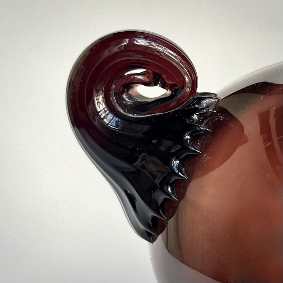 Manganese-tinted Blown Glass Vase, Late 18th - Early 19th Century -photo-3