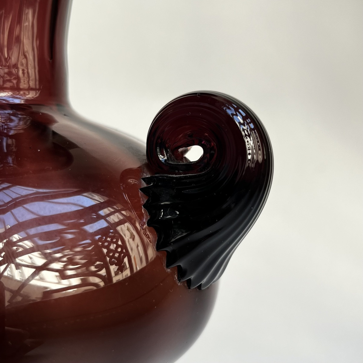 Manganese-tinted Blown Glass Vase, Late 18th - Early 19th Century -photo-1