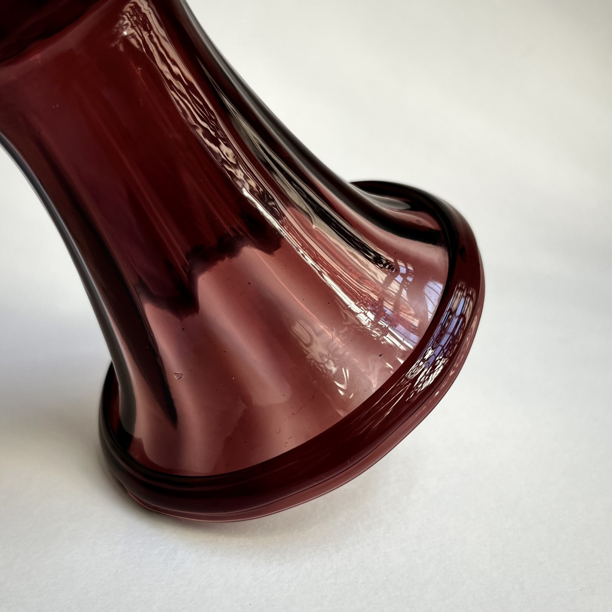 Manganese-tinted Blown Glass Vase, Late 18th - Early 19th Century -photo-7