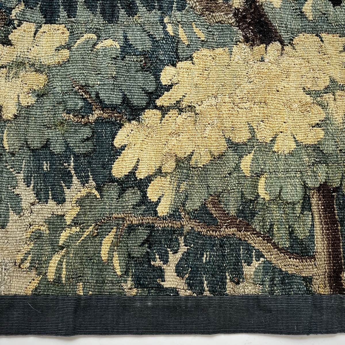 Verdure &agrave; l&#039;oiseau, fragment de tapisserie d&#039;Aubusson fin XVIIe - d&eacute;but XVIIIe si&egrave;cle-photo-5