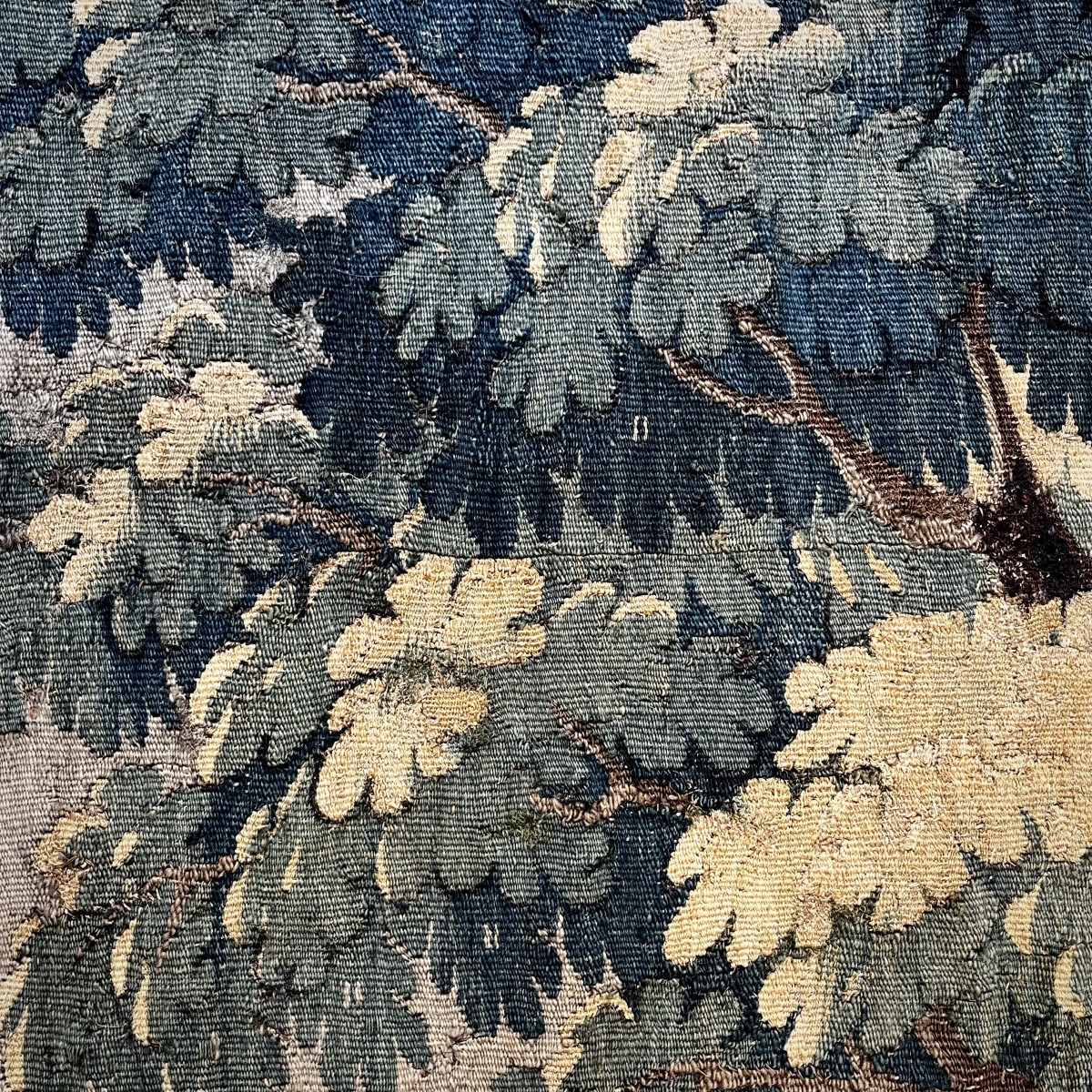 Verdure &agrave; l&#039;oiseau, fragment de tapisserie d&#039;Aubusson fin XVIIe - d&eacute;but XVIIIe si&egrave;cle-photo-7