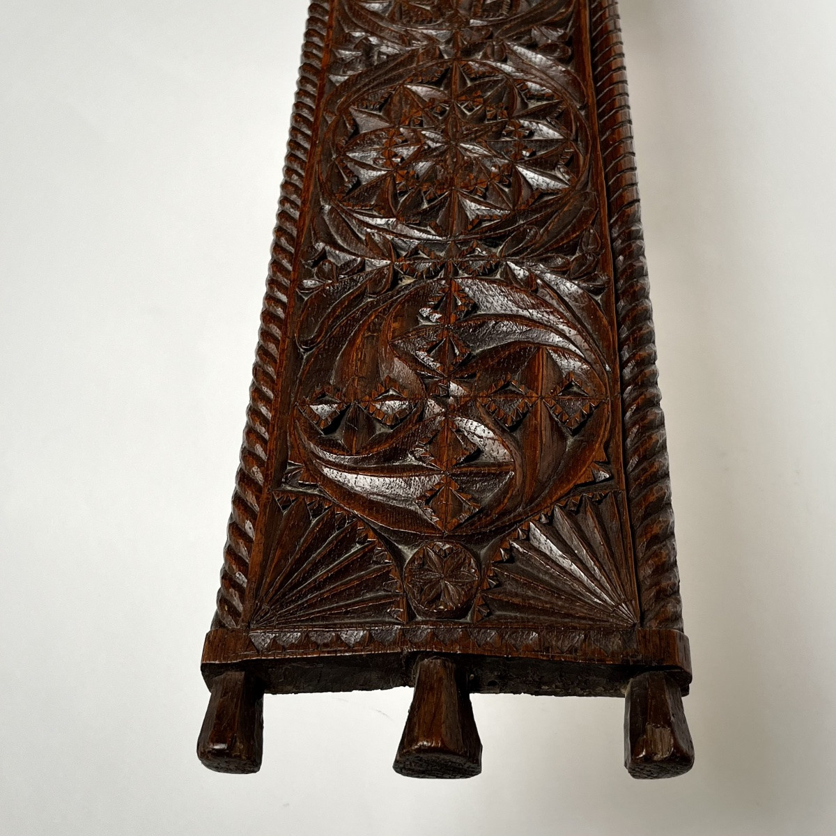 Planche à calandrer datée 1776 en chêne sculpté  monoxyle - Art populaire XVIIIe siècle 18e -photo-2