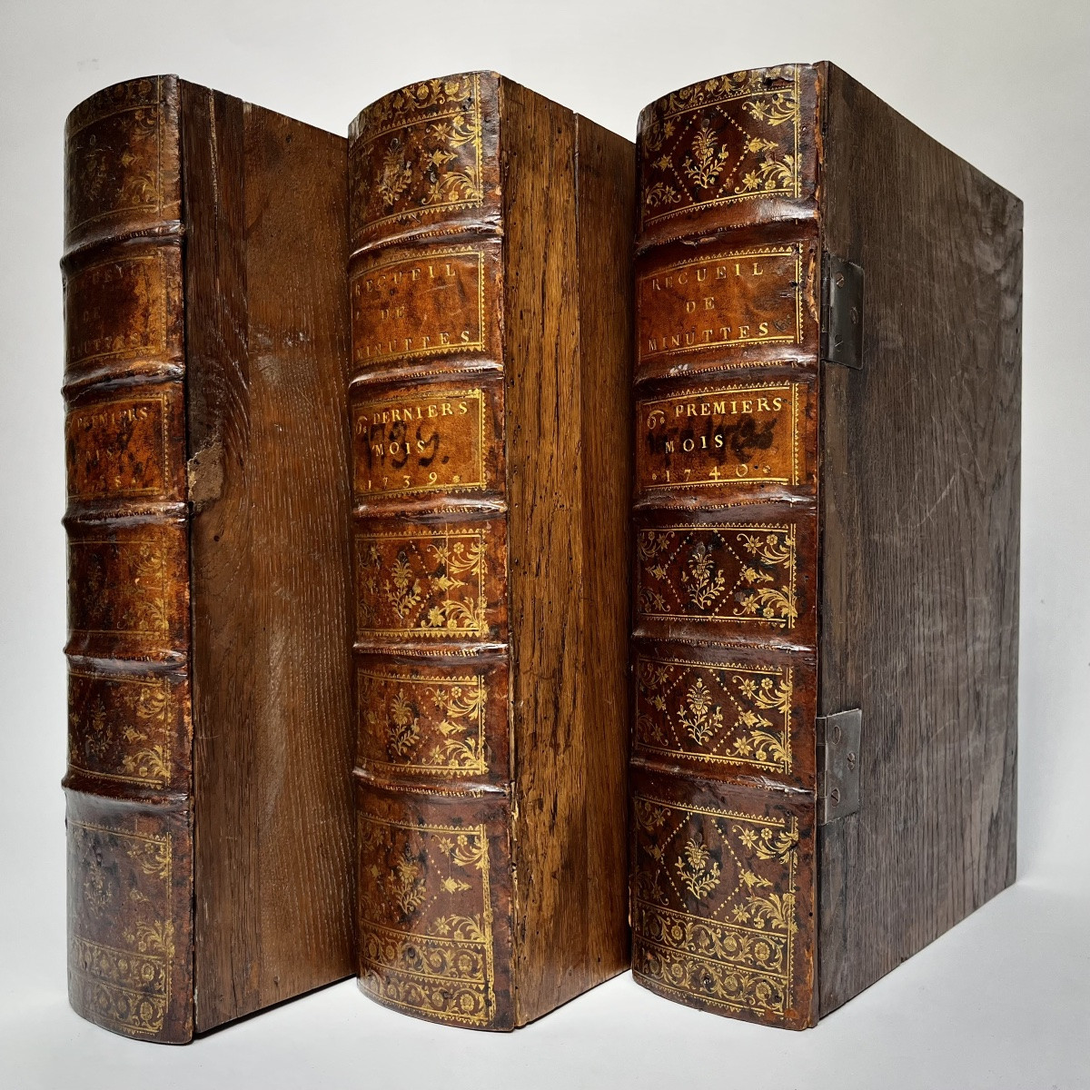 Trois grandes boîtes à archives - coffrets de rangement cachettes reliures de livres du XVIIIe-photo-4