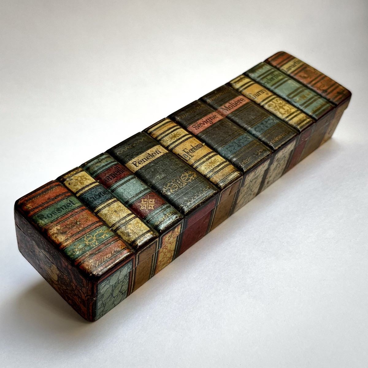Plumier en papier mâché à décor d'un trompe l'oeil de livres en relief fin XIXe - début XXe-photo-3