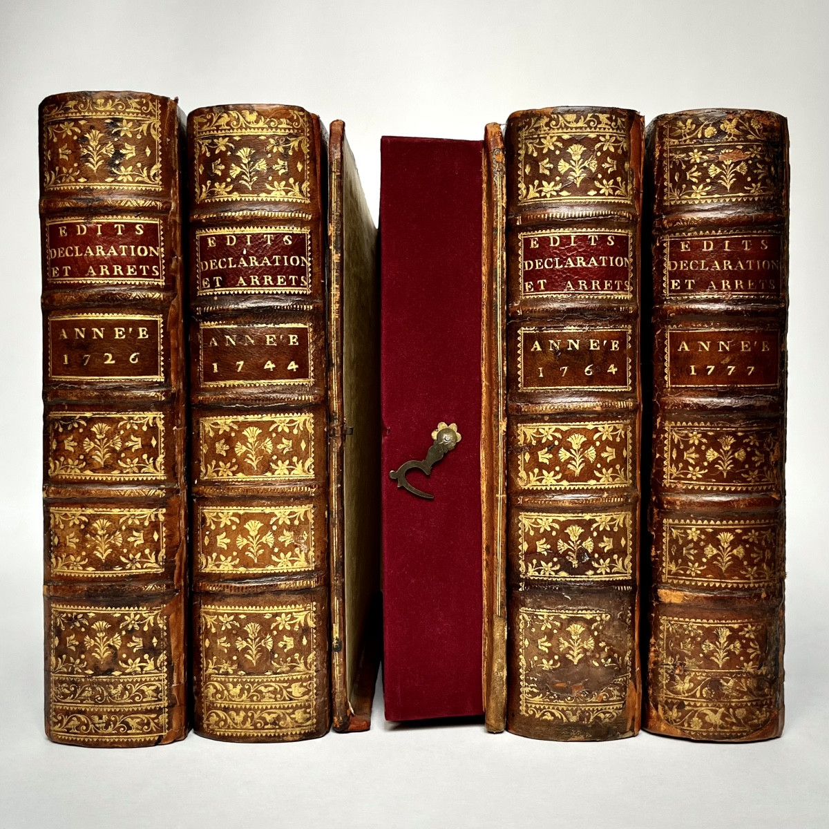 Cinq grandes boîtes livres coffrets de rangement cachettes à partir de reliures du XVIIIe 18e