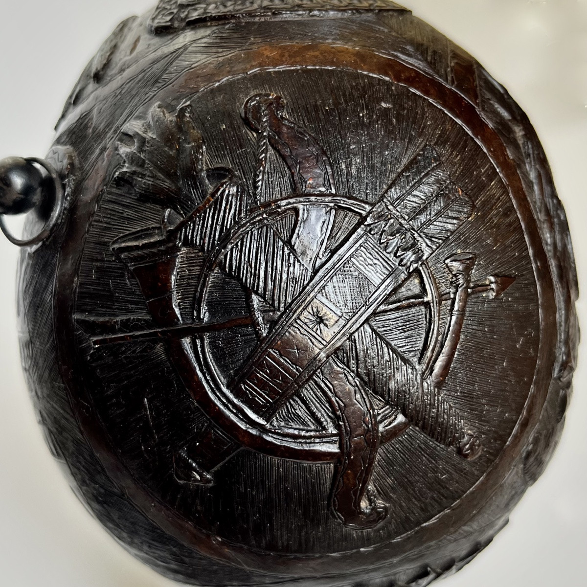 Noix de coco sculptée tombe de Napoléon Ier pulvérin poire à poudre art populaire XIXe siècle-photo-4
