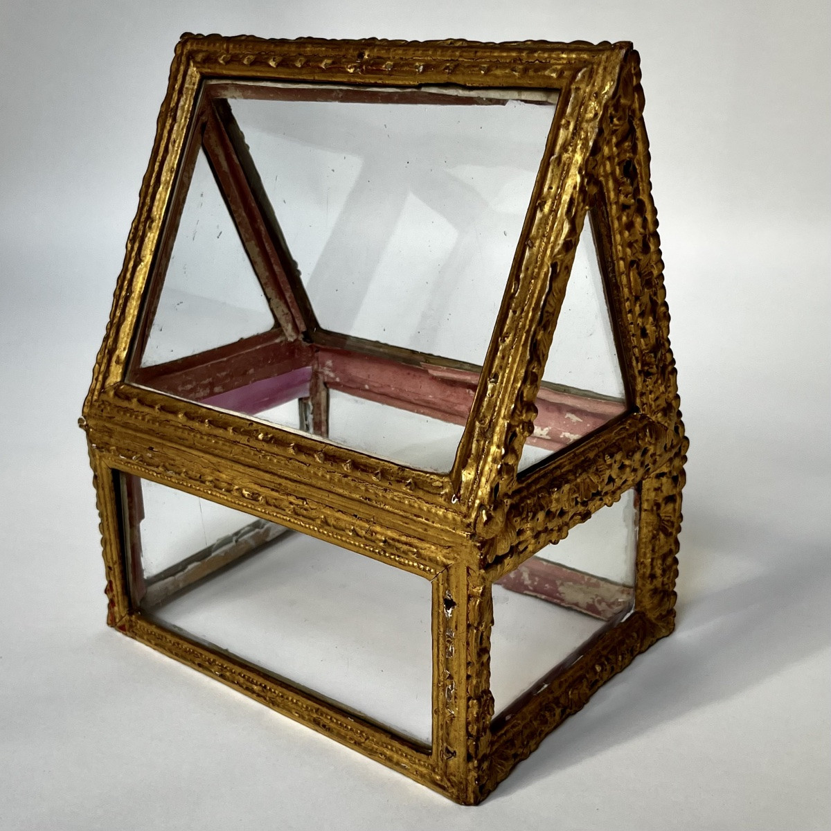 Paire de châsses vitrines reliquaires en bois doré et verre du XVIIIe siècle scarabattolo 18e-photo-3