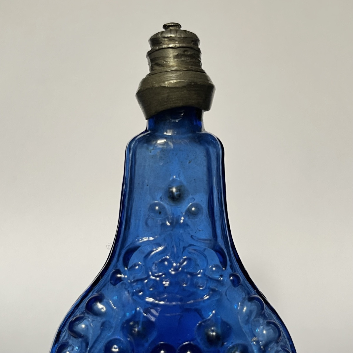 Bernard Perrot - Pocket Bottle In Cobalt Blue Glass Decorated With Fleur-de-lis, Late 17th And 18th Centuries-photo-2