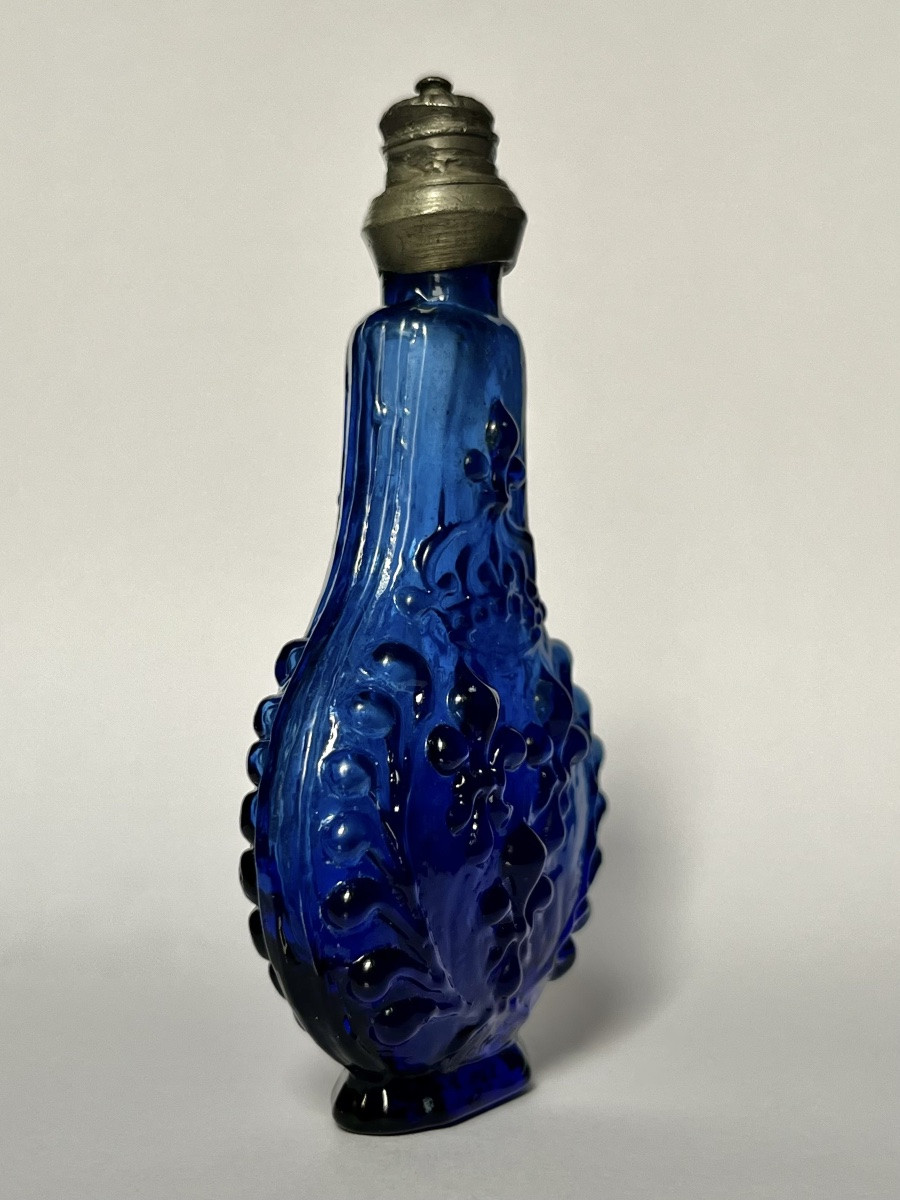 Bernard Perrot - Pocket Bottle In Cobalt Blue Glass Decorated With Fleur-de-lis, Late 17th And 18th Centuries-photo-4