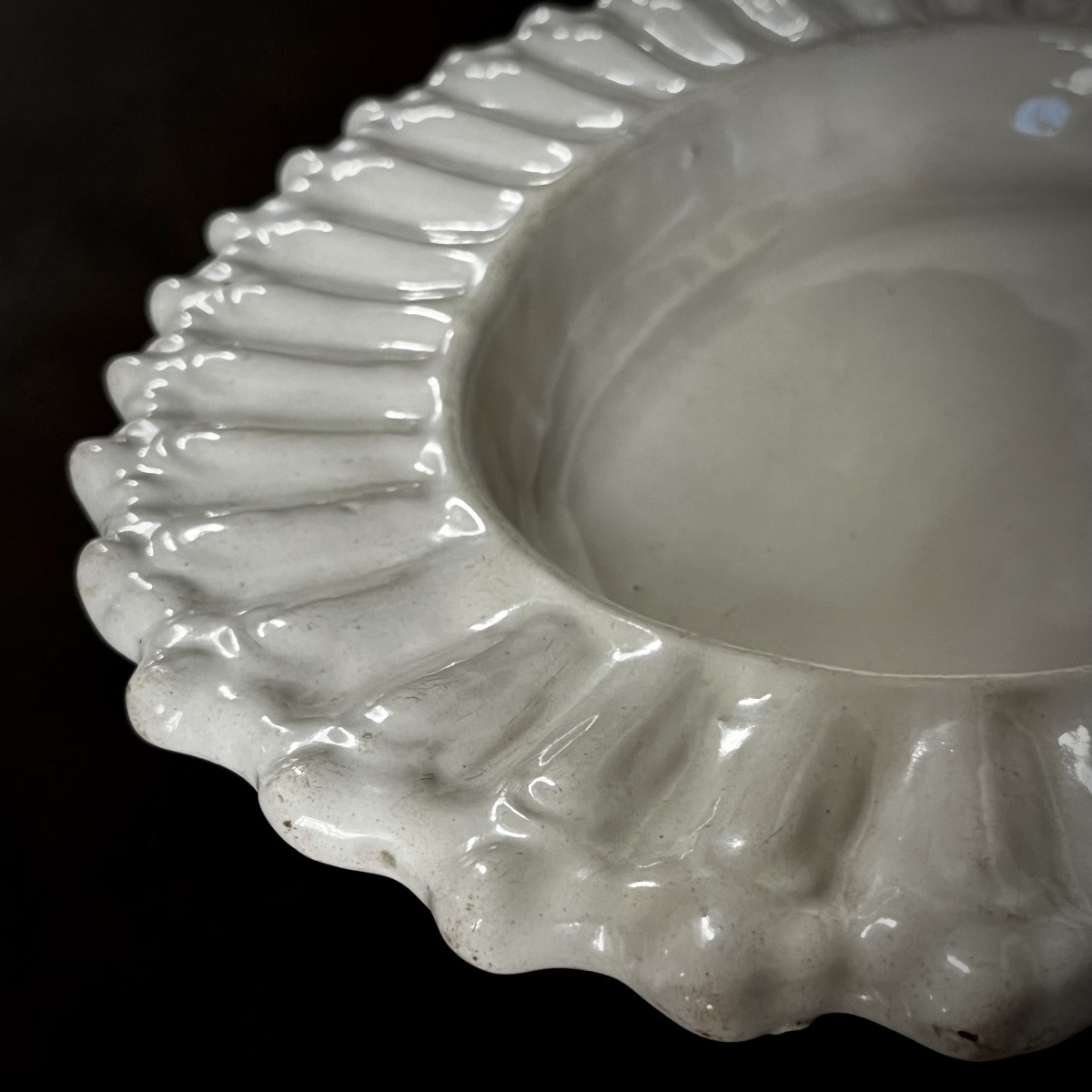 Hollow Dish On A Heel In Nevers Earthenware - 17th Century-photo-3