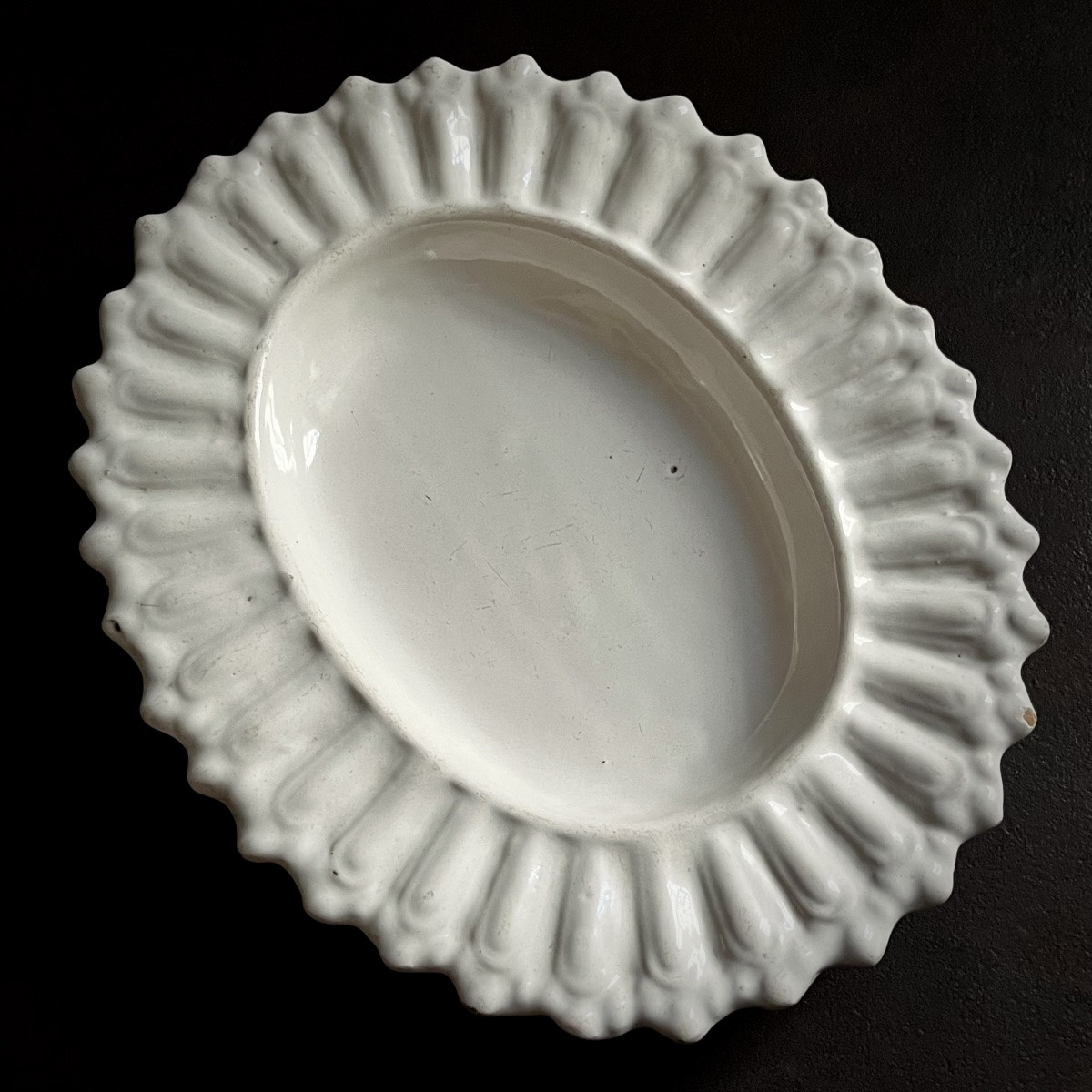 Hollow Dish On A Heel In Nevers Earthenware - 17th Century-photo-3