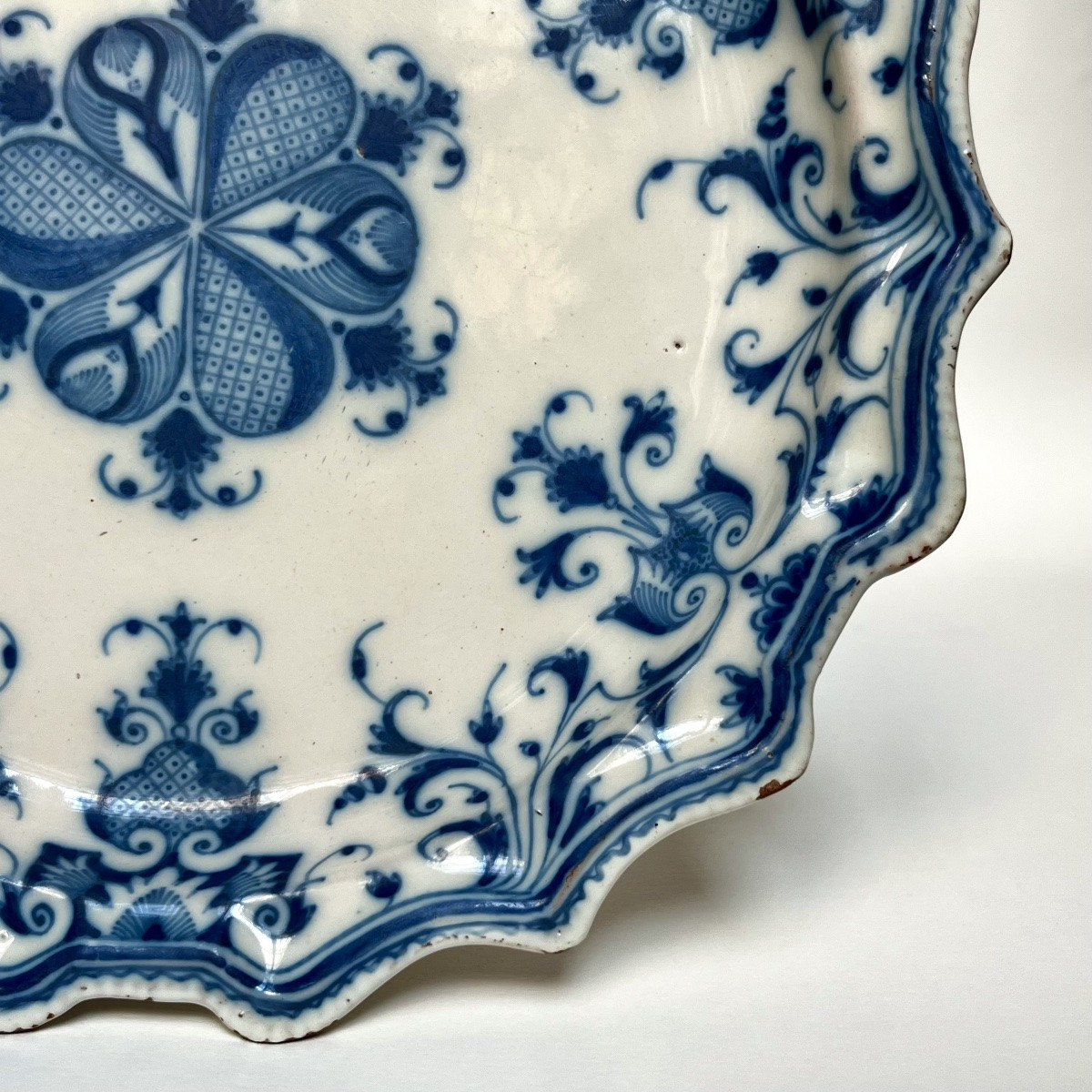 Dish Or Hollow Bowl In Marseille Or Turin Earthenware, 18th Century, White And Blue Decoration, 18th Century-photo-3