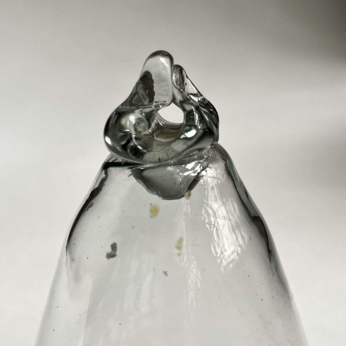 Abreuvoir à oiseaux piriforme en verre soufflé - Art populaire fin XVIIIe début XIXe siècle -photo-1