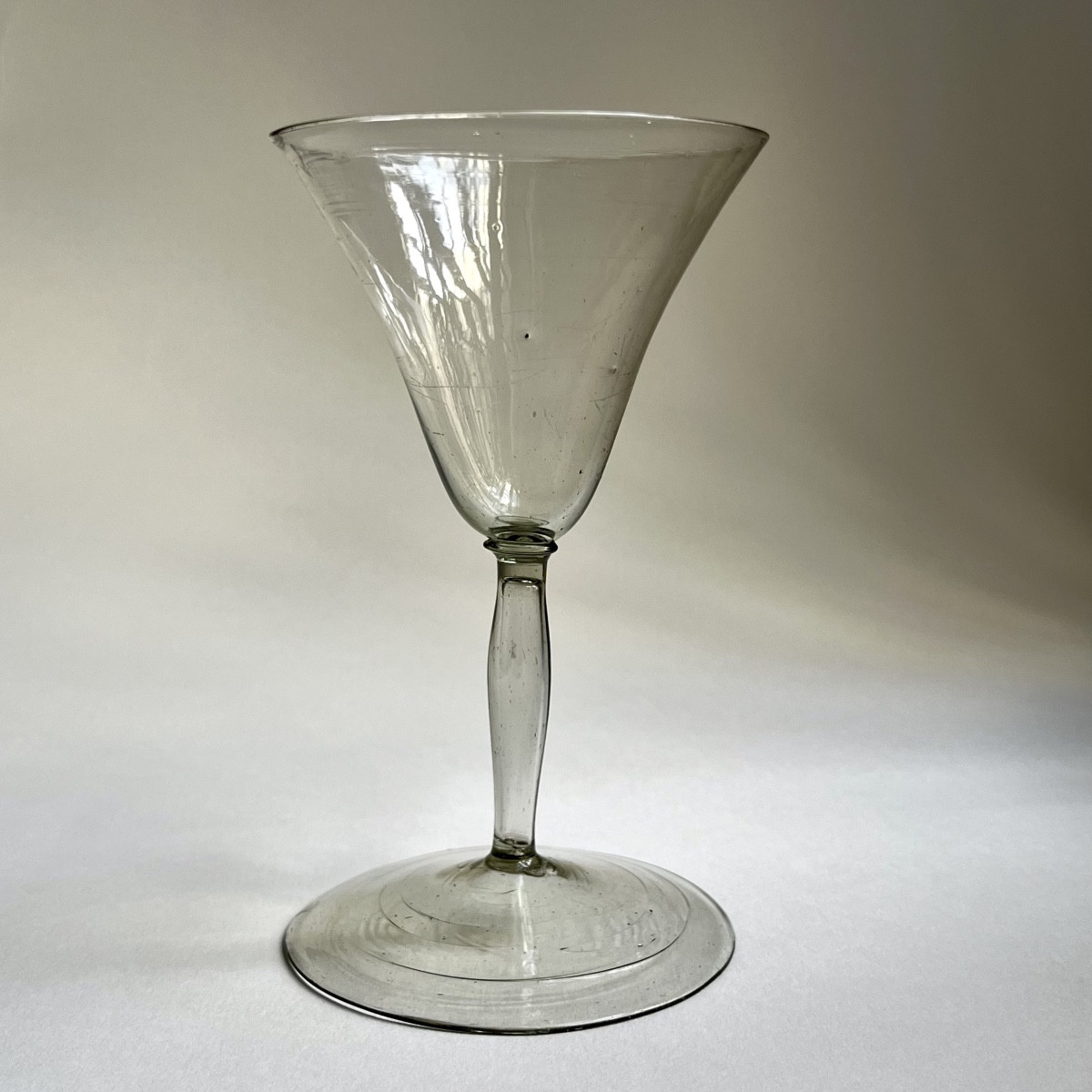 Fern-shaped Glass With A Bell-shaped Cup, Late 17th - Early 18th Century, Blown Glass, 17th-18th Century