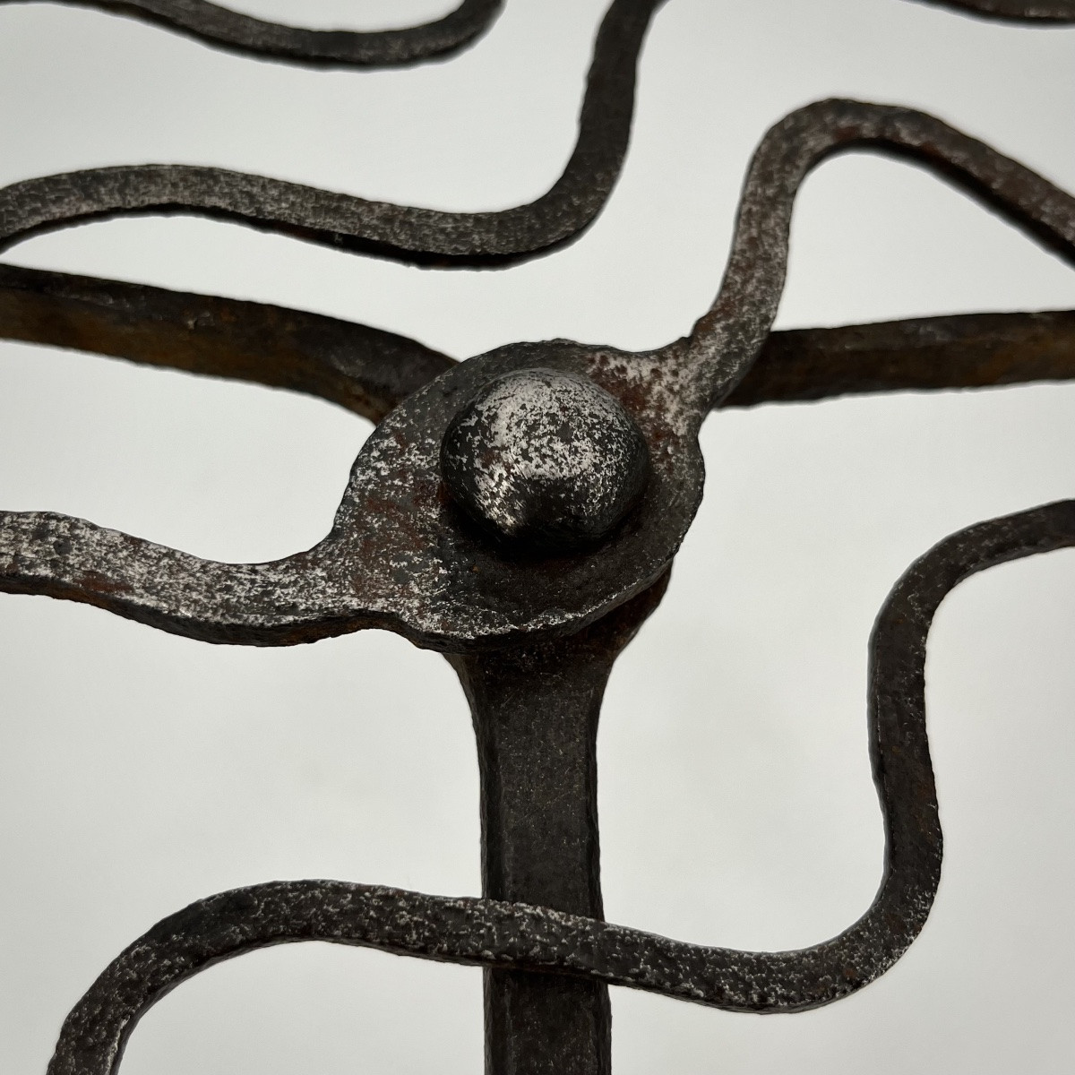 Gril tournant en fer forgé XVIIe - XVIIIe grille à viande 17e art populaire 18e siècle-photo-3