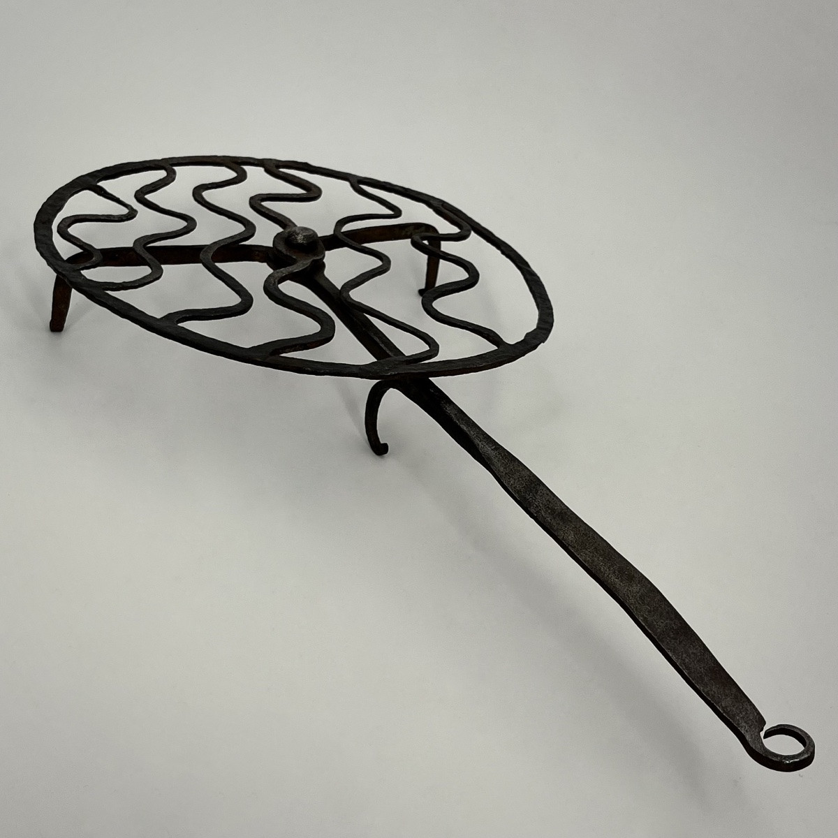 Gril tournant en fer forgé XVIIe - XVIIIe grille à viande 17e art populaire 18e siècle-photo-4