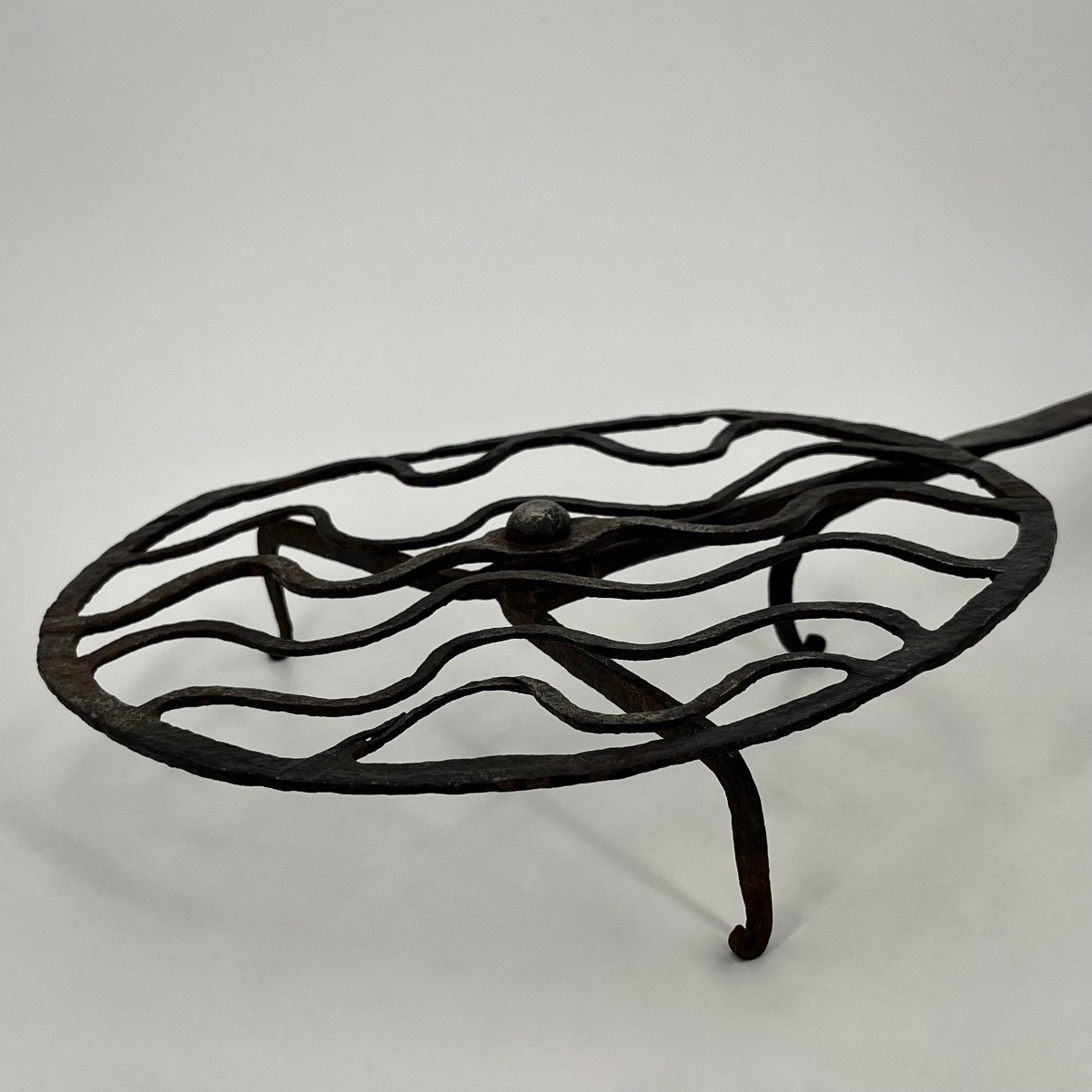 Gril tournant en fer forgé XVIIe - XVIIIe grille à viande 17e art populaire 18e siècle-photo-5