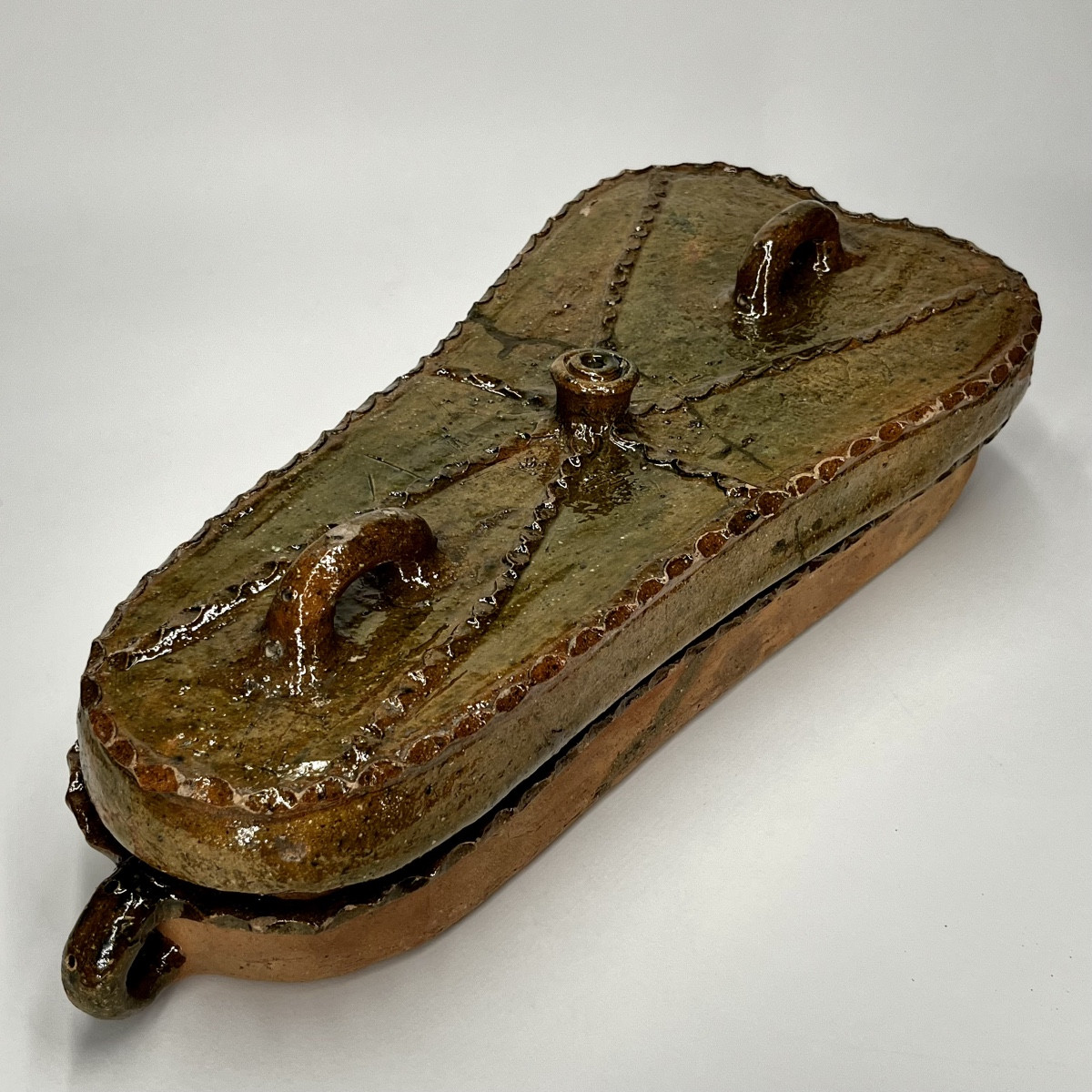 Terrine à pâté en terre vernissée verte du XIXe siècle - Art populaire 19e 