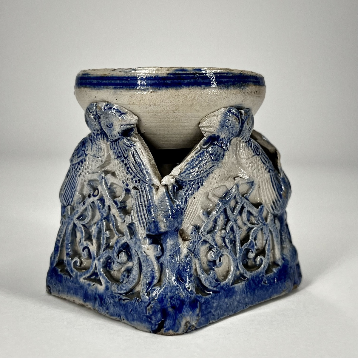 18th-century Stoneware Salt Cellar From Westerwald Decorated With Birds - 18th Century