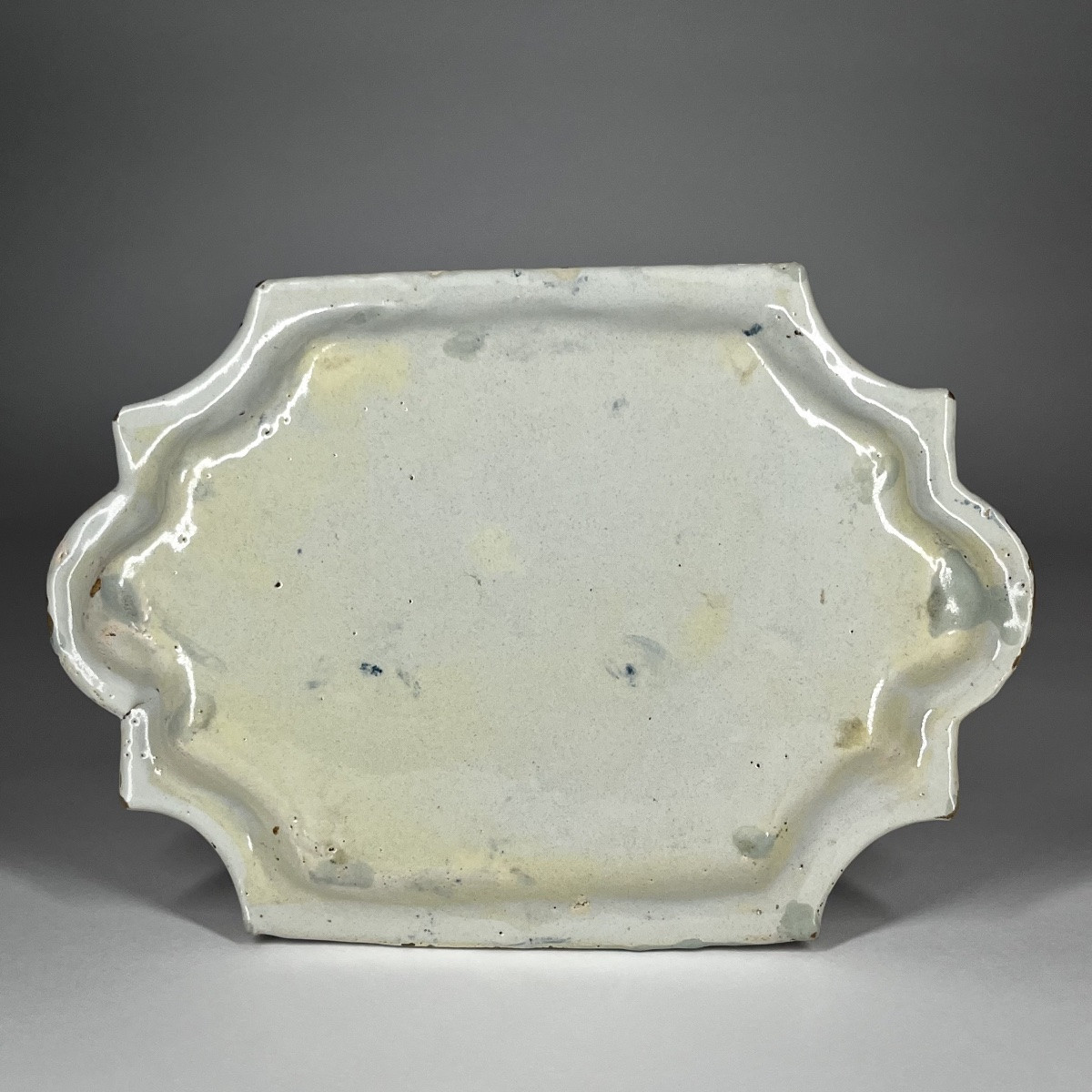 Petit plateau - présentoir en faïence à décor d'une rosace, XVIIIe siècle plat 18e blanc bleu-photo-3