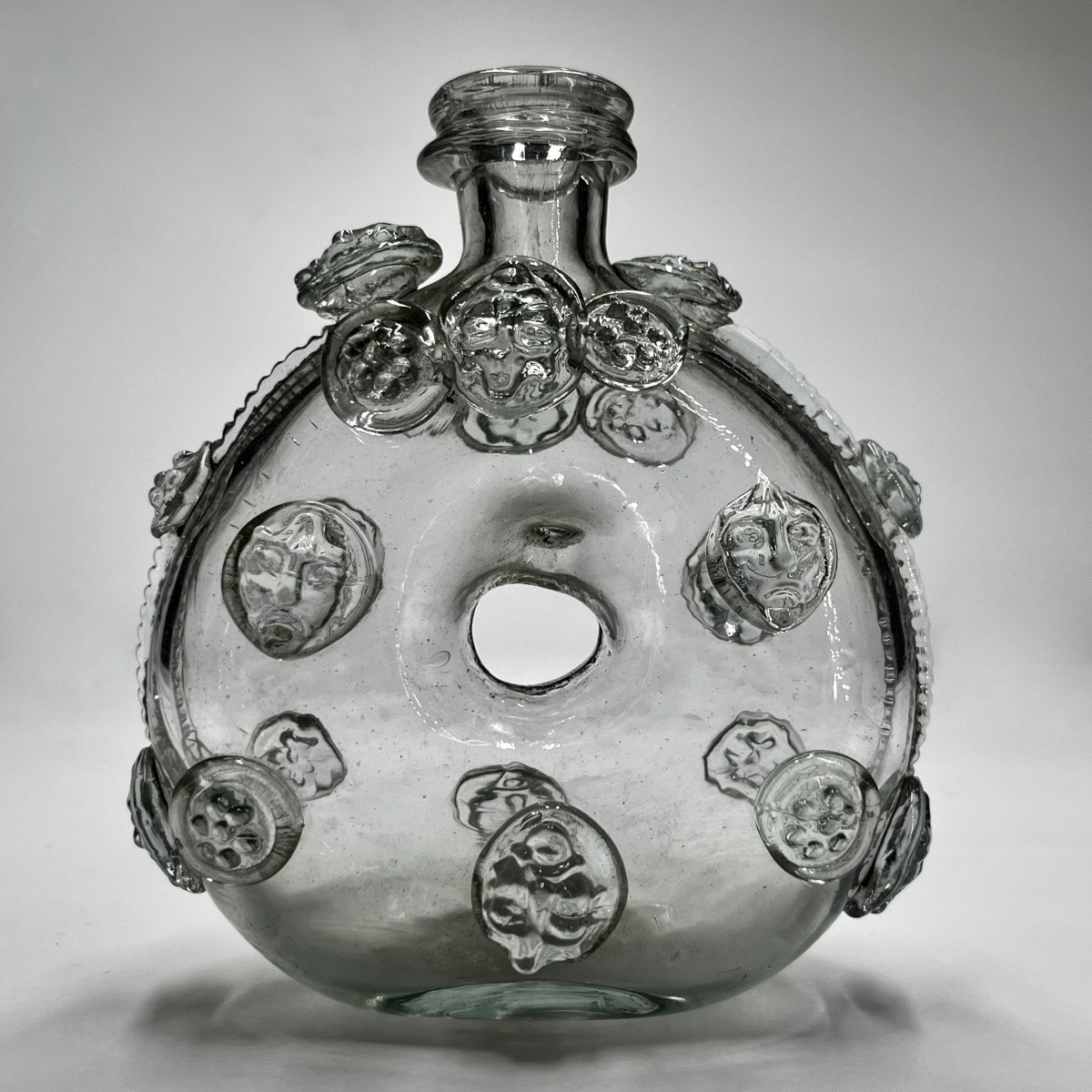 Gourde en verre du XVIIIe siècle à décor de mascarons, Normandie 18e siècle art populaire-photo-2