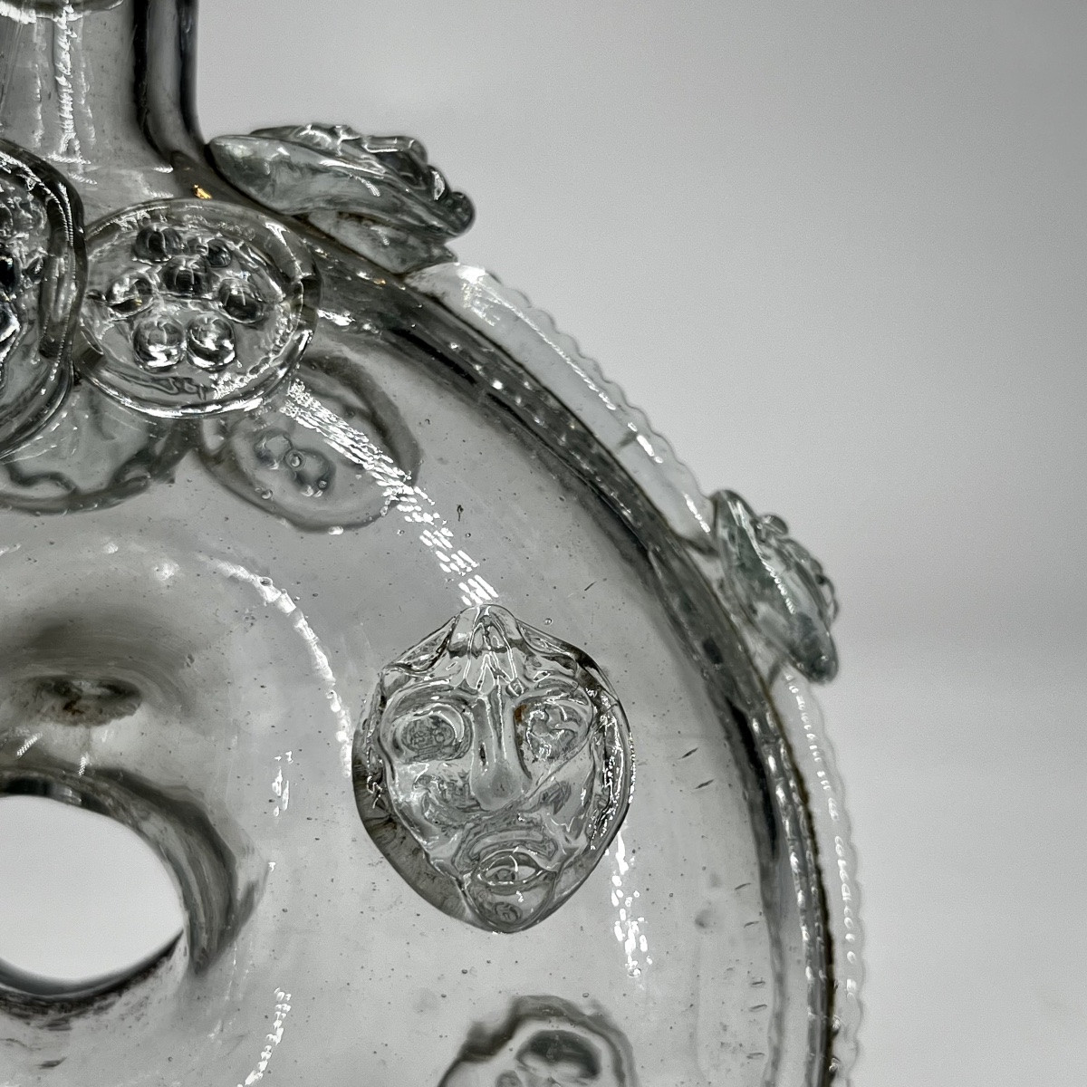 Gourde en verre du XVIIIe siècle à décor de mascarons, Normandie 18e siècle art populaire-photo-3