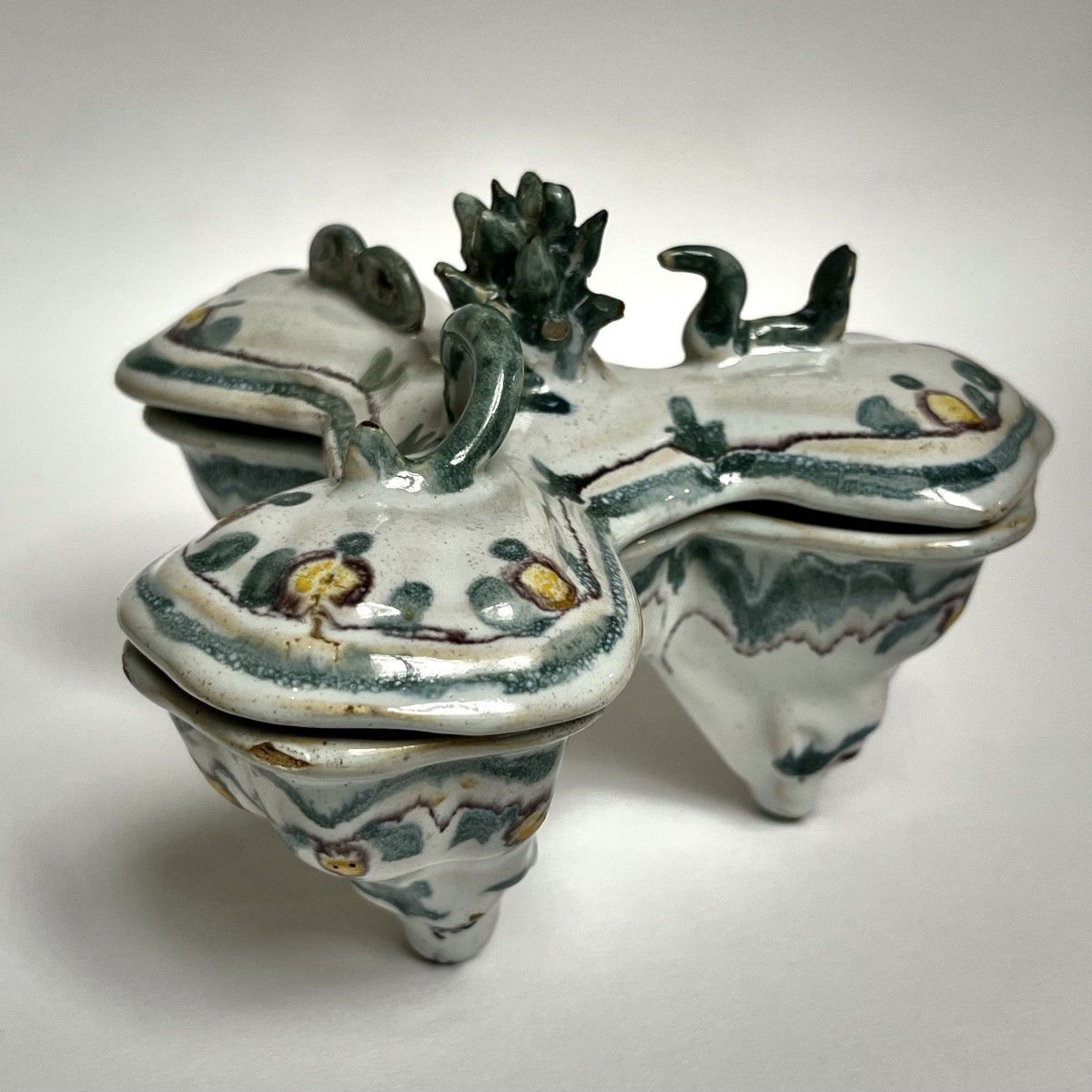 Boîte à épices tripode en faïence du XIXe siècle à décor d'animaux 19e-photo-2