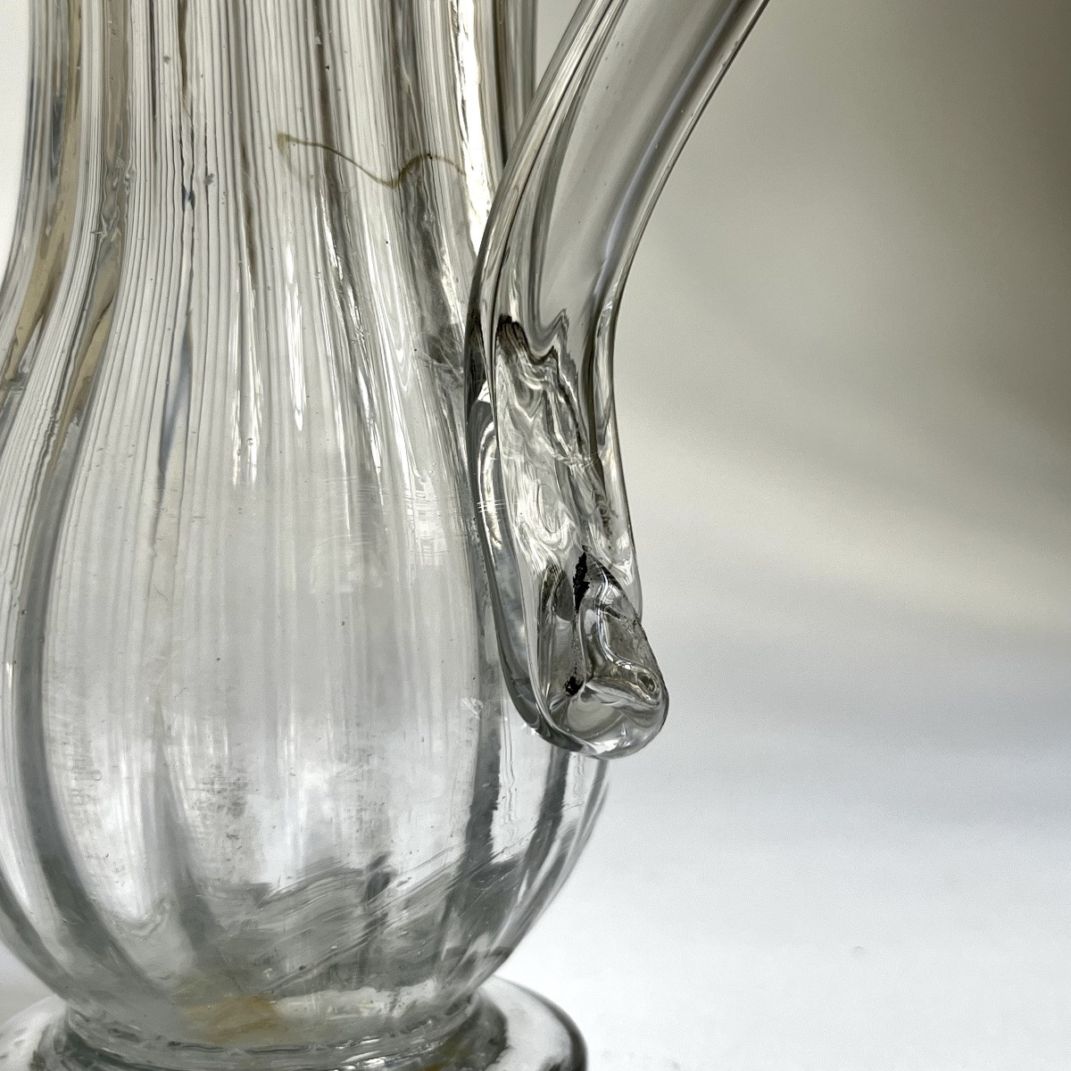 Pichet normand en verre soufflé à côtes XVIIIe siècle cruche Normandie, art populaire 18e-photo-4