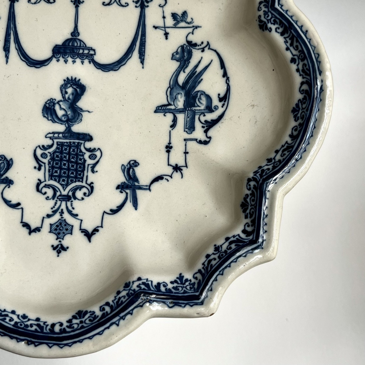 Earthenware Dish Or Sweetmeat Dish From Moustiers, 18th Century, Decorated In The Bérain Style.-photo-4
