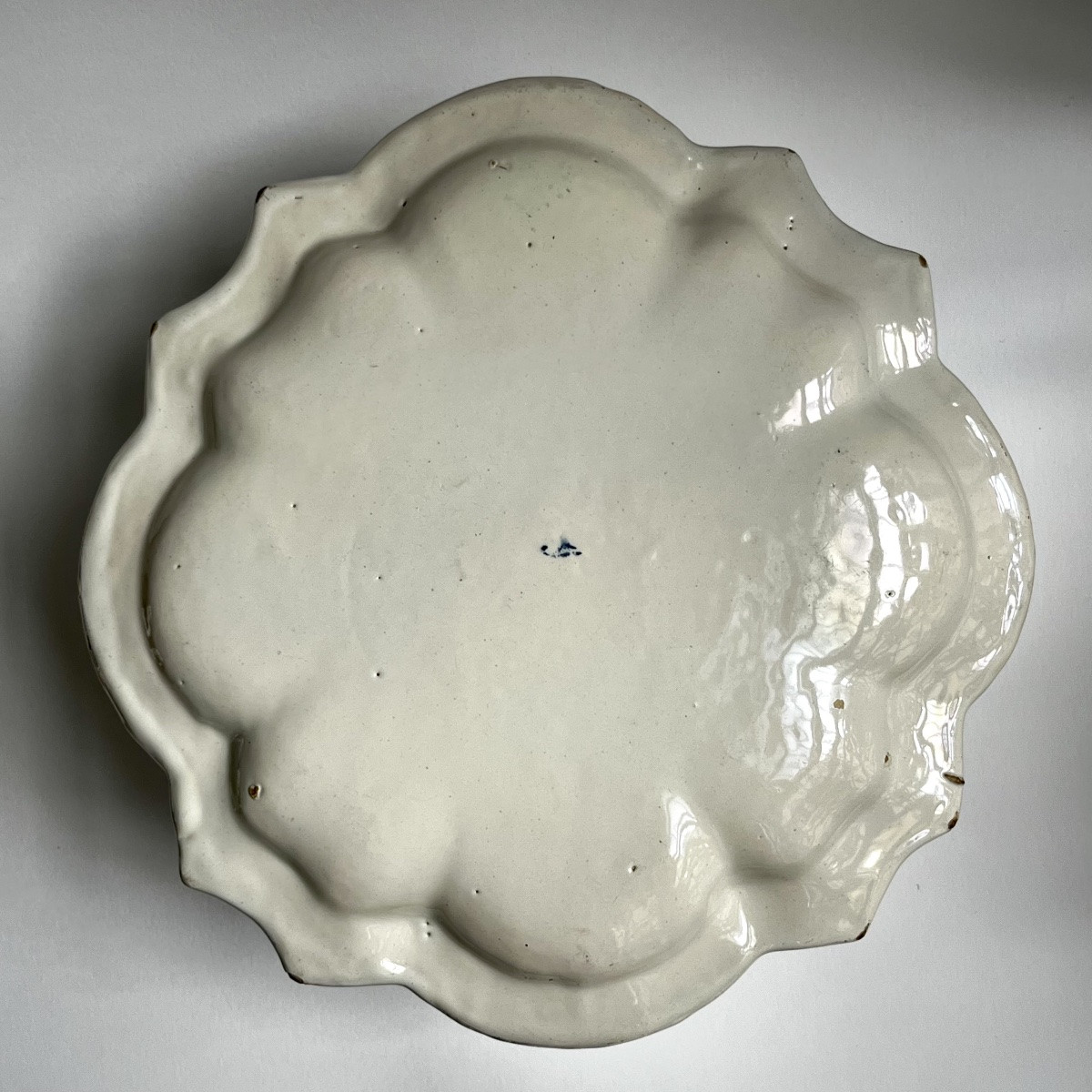 Earthenware Dish Or Sweetmeat Dish From Moustiers, 18th Century, Decorated In The Bérain Style.-photo-3