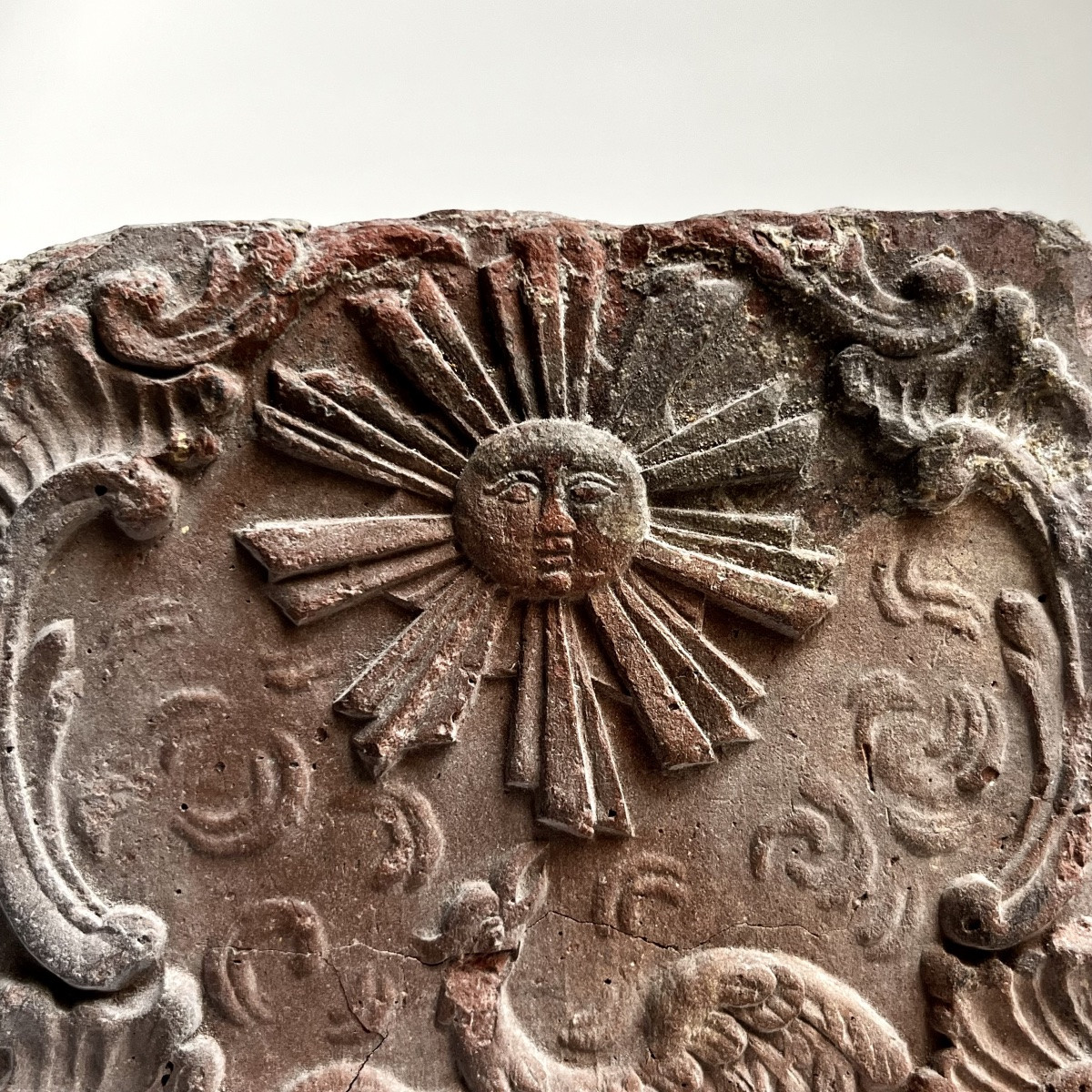 18th-century Terracotta Fireplace Brick Decorated With A Sun And Phoenix Motif - An 18th-century Curiosity -photo-2