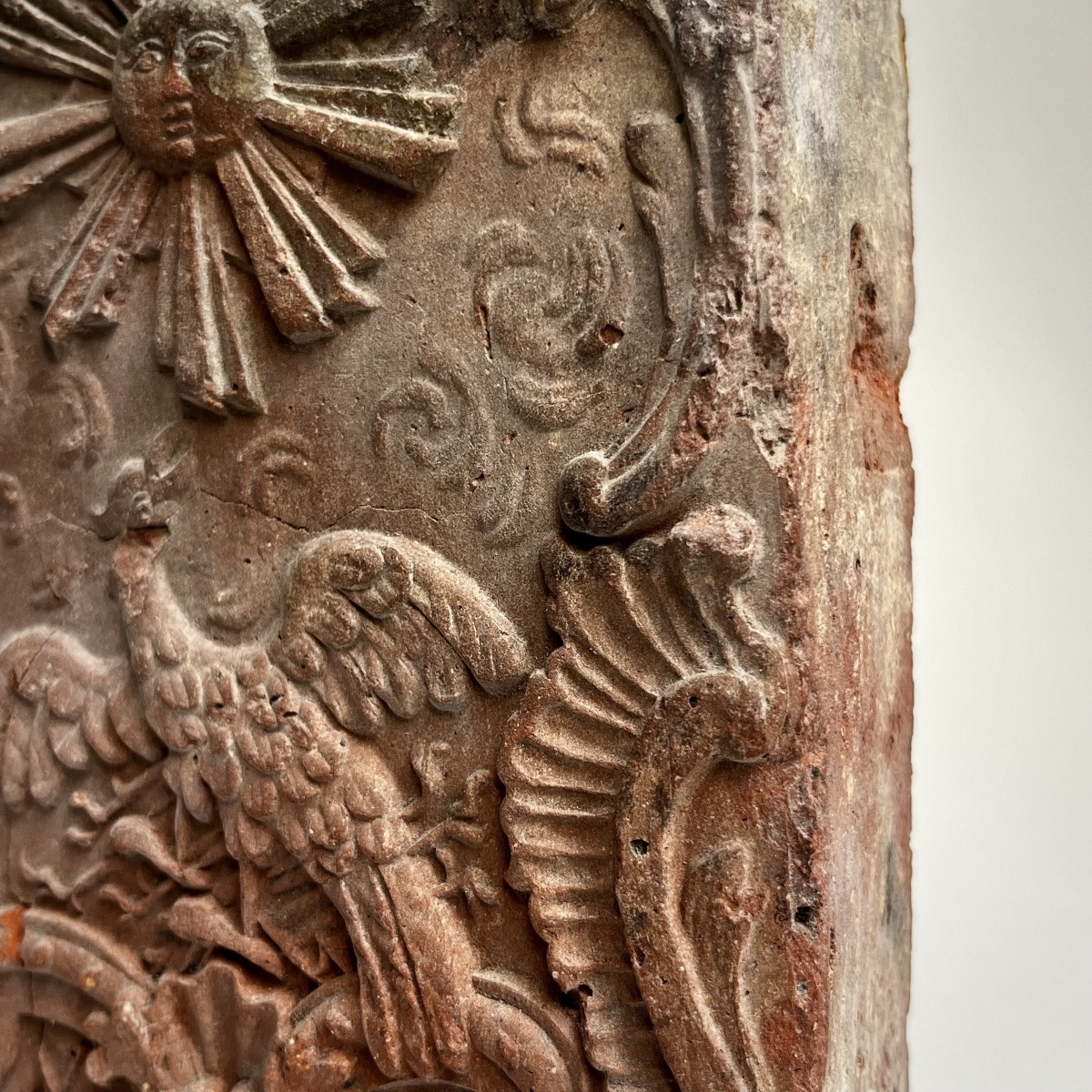 18th-century Terracotta Fireplace Brick Decorated With A Sun And Phoenix Motif - An 18th-century Curiosity -photo-2
