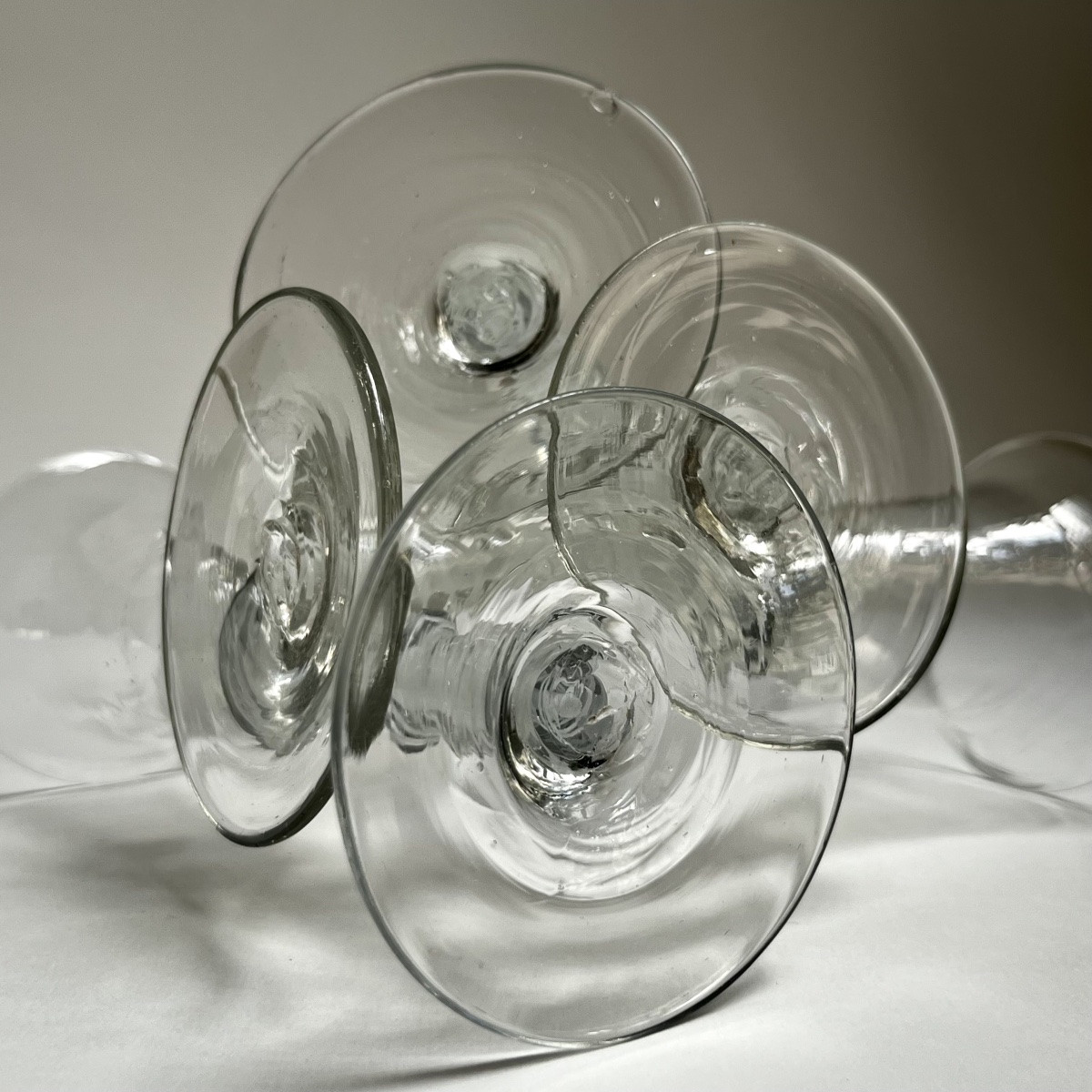 Série de quatre verres twist en verre soufflé, Angleterre XVIIIe siècle 18e-photo-4