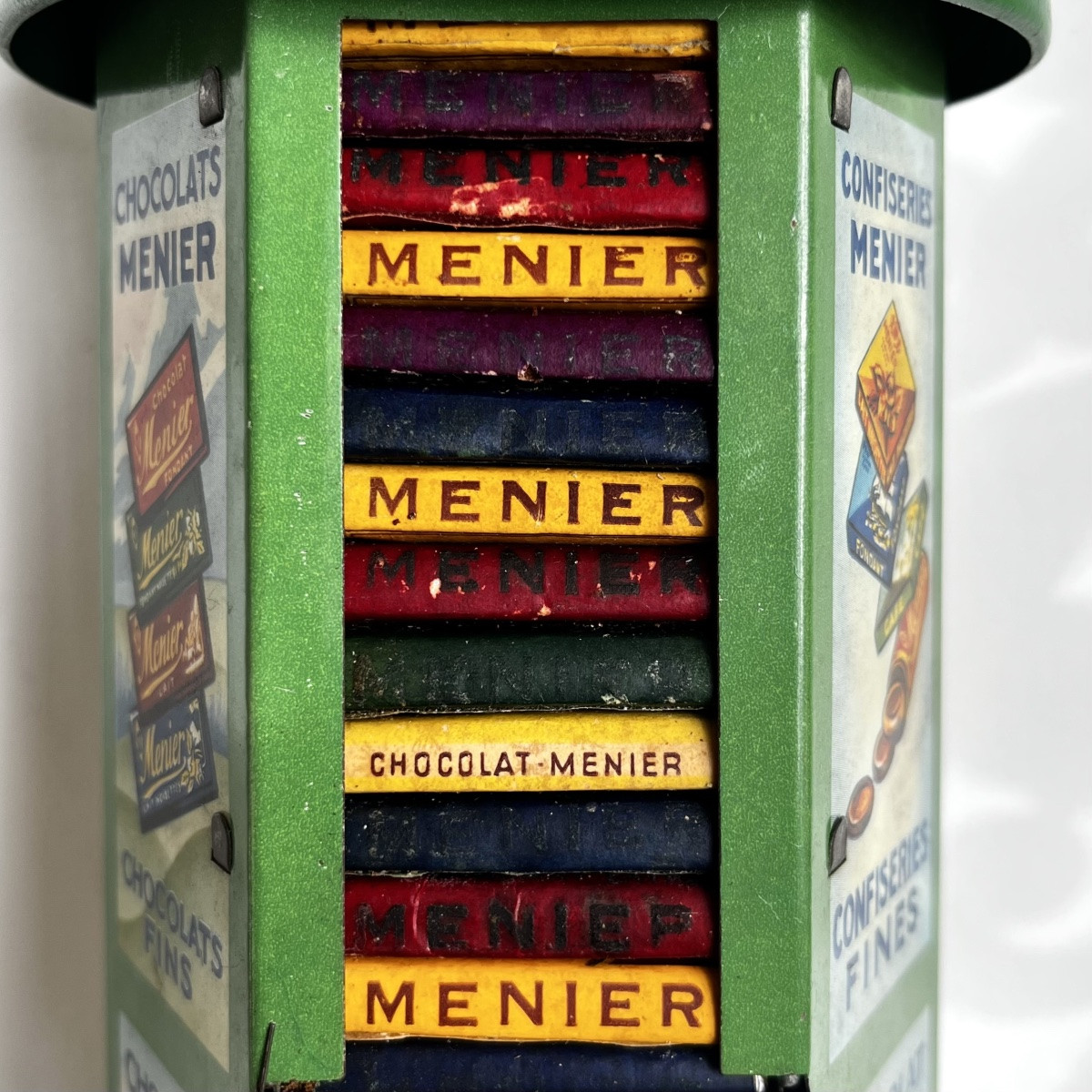 Menier Chocolate Kiosk In Lithographed Tin, Complete With Its Original Chocolate Bars-photo-3