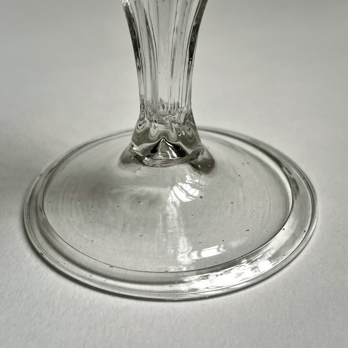 Grand verre à jambe octogonale XVIIIe siècle verre soufflé 18e-photo-4