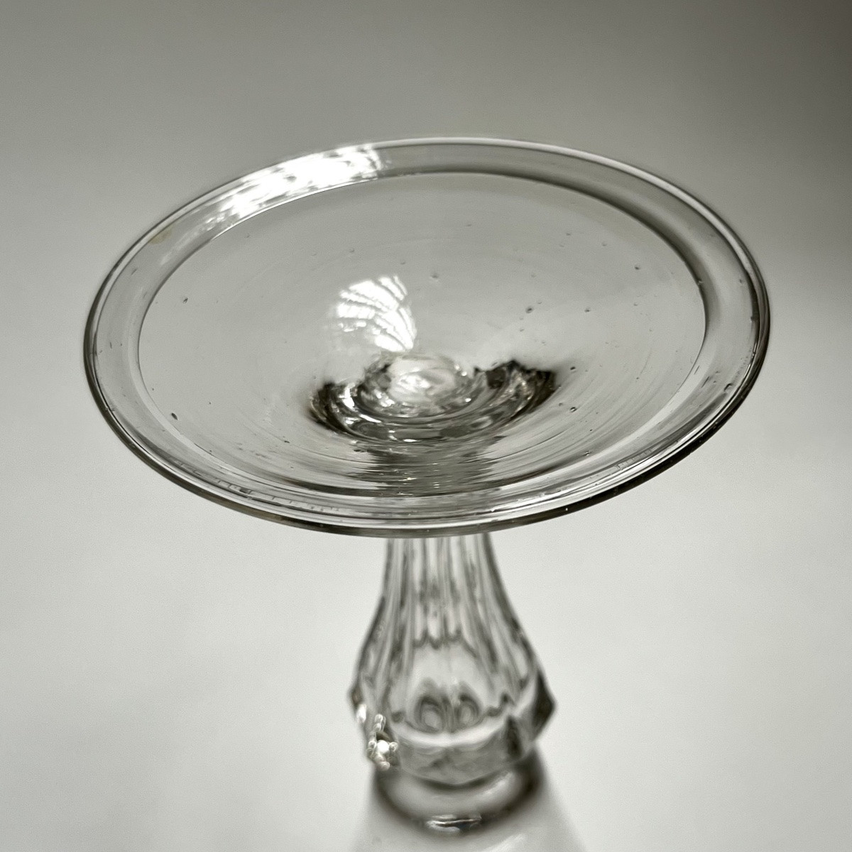 Grand verre à jambe octogonale XVIIIe siècle verre soufflé 18e-photo-4