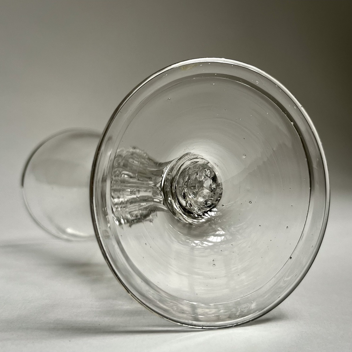 Grand verre à jambe octogonale XVIIIe siècle verre soufflé 18e-photo-6